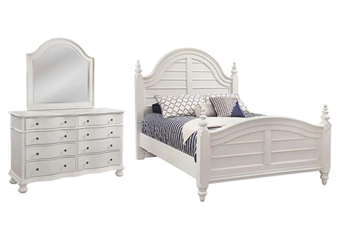 

    
White Queen Panel Bed Set 3Pcs Rodanthe 3910-QPNPN-3PC American Woodcrafters

