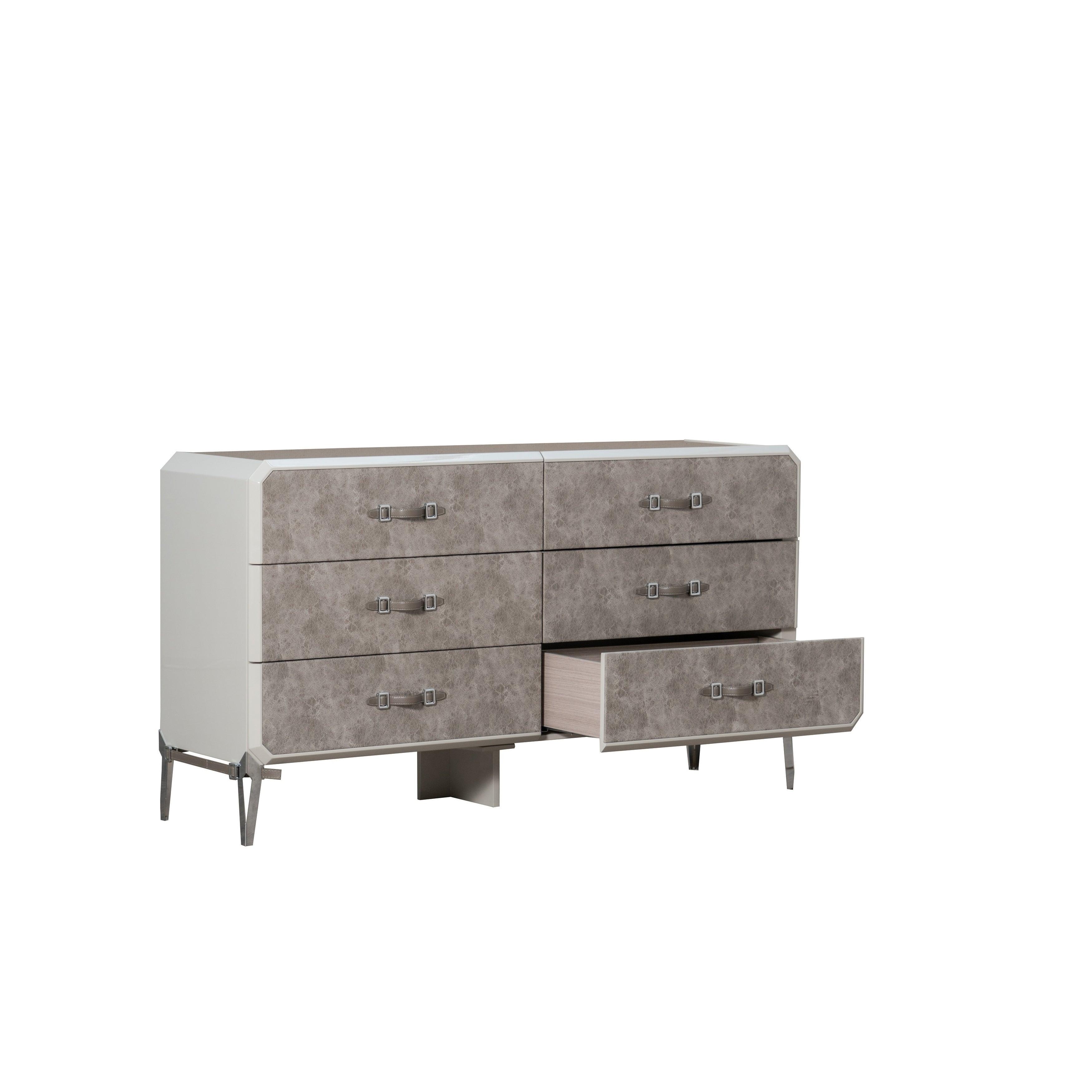 

    
Acme Furniture Kordal Double Dresser Beige Kordal-27205

