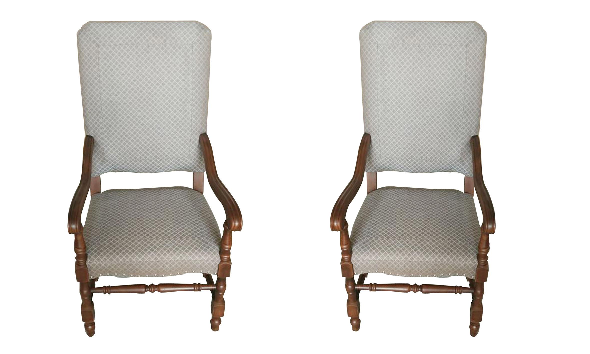 

    
A&B Home 40957 Traditional Light Grey Fabric Upholstery Armchair (Set of 2)

