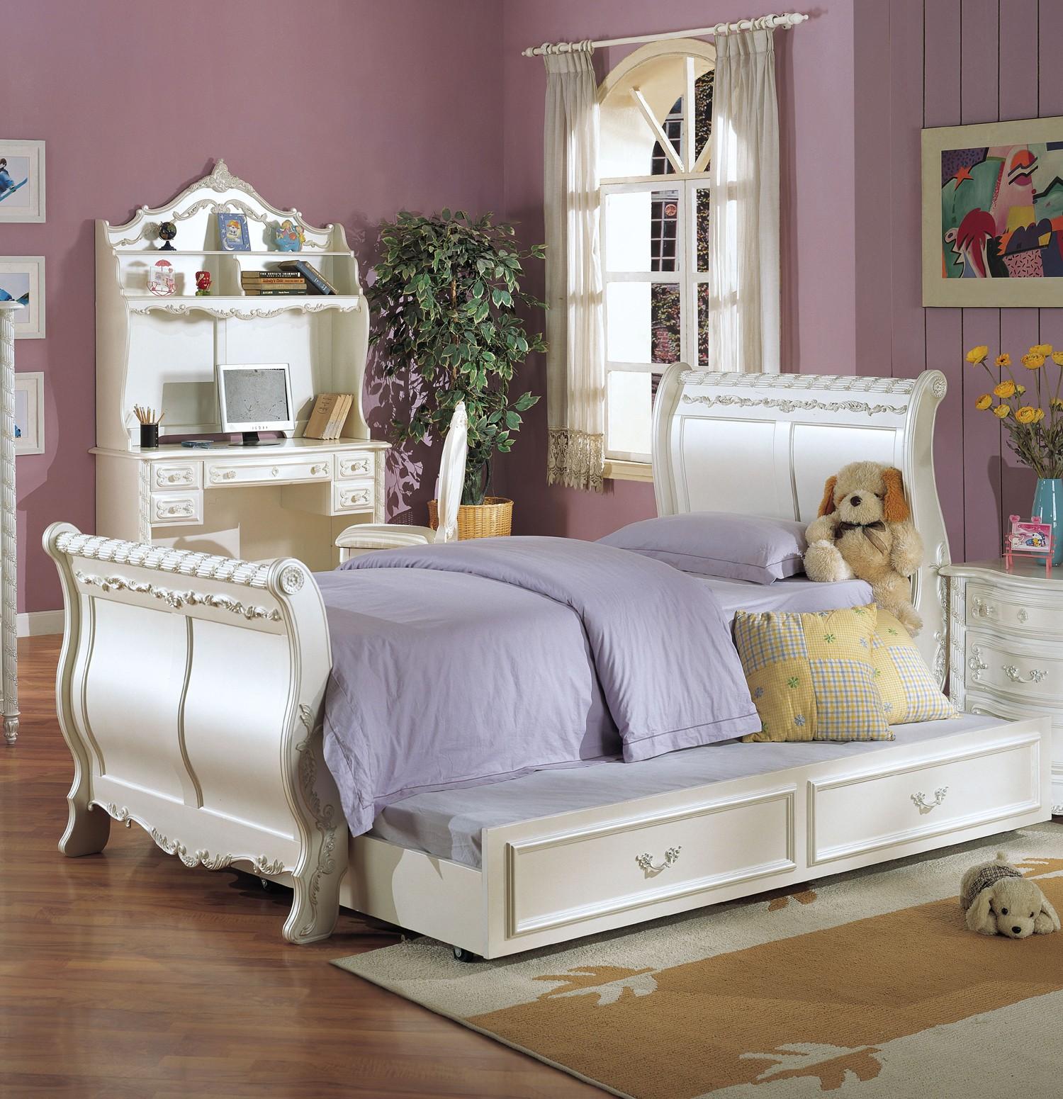 

    
Acme Furniture 01010T Youth Pearl White Gold Accent Twin Sleigh Trundle Bedroom Set 6Pcs
