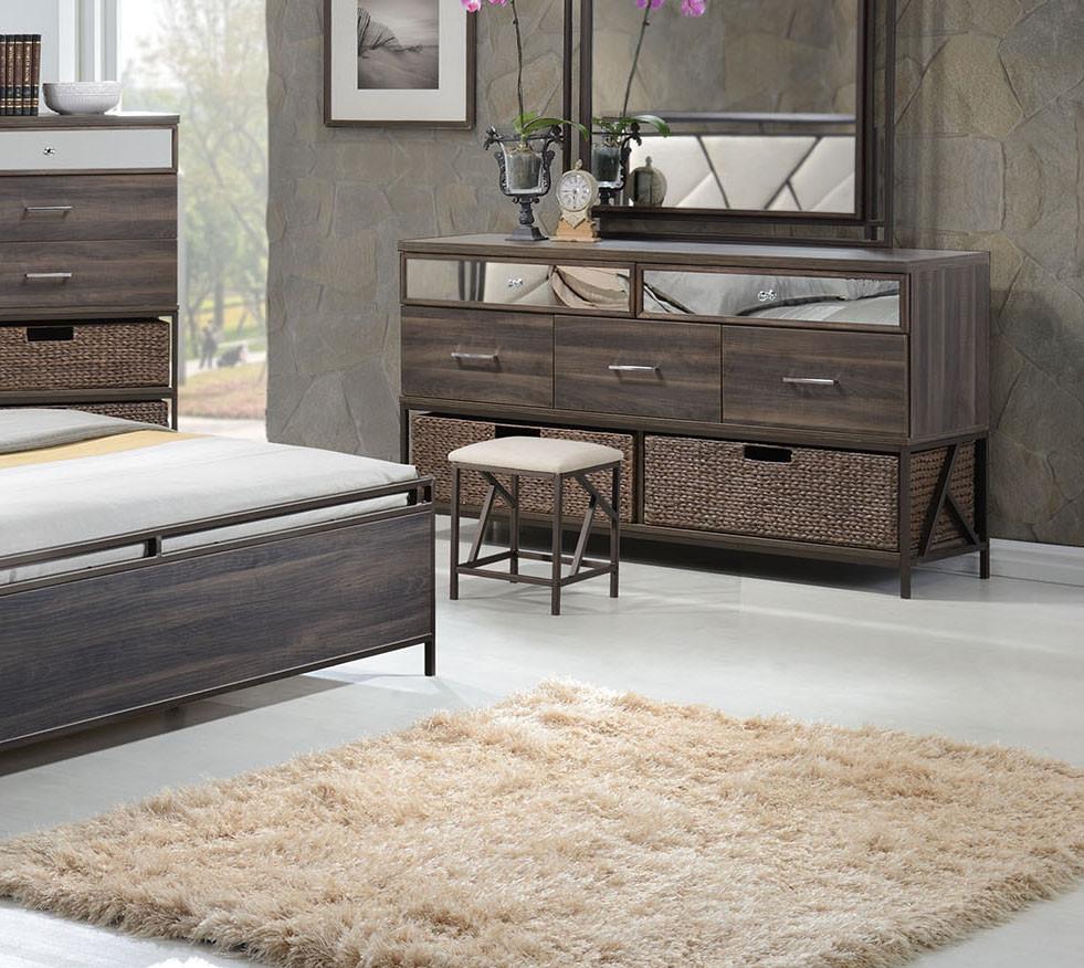 

    
Adrianna-20947EK-Set-5 Acme Furniture Panel Bedroom Set
