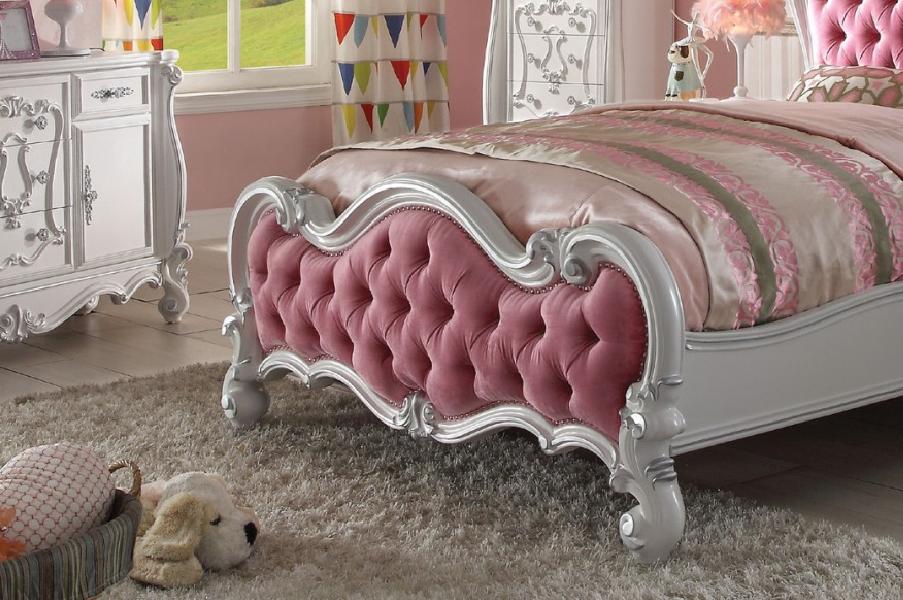 

    
Pink and Antique White Panel Full Bed Acme Furniture 30645F Versailles
