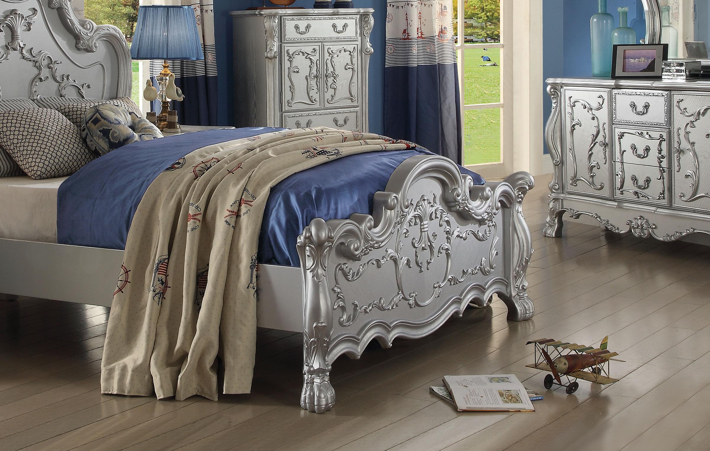 

    
Silver Kids Queen Bed Ornate Scrolled Dresden 30680Q Acme Traditional

