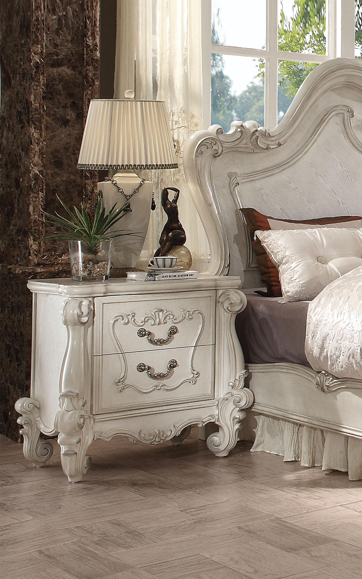

        
Acme Furniture Versailles-21127EK Panel Bedroom Set Bone/White/Ivory Velvet 0840412035081
