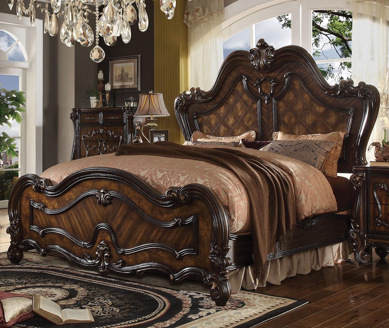 

    
Cherry Oak Queen Bed Versailles 21790Q Acme Vintage Classic
