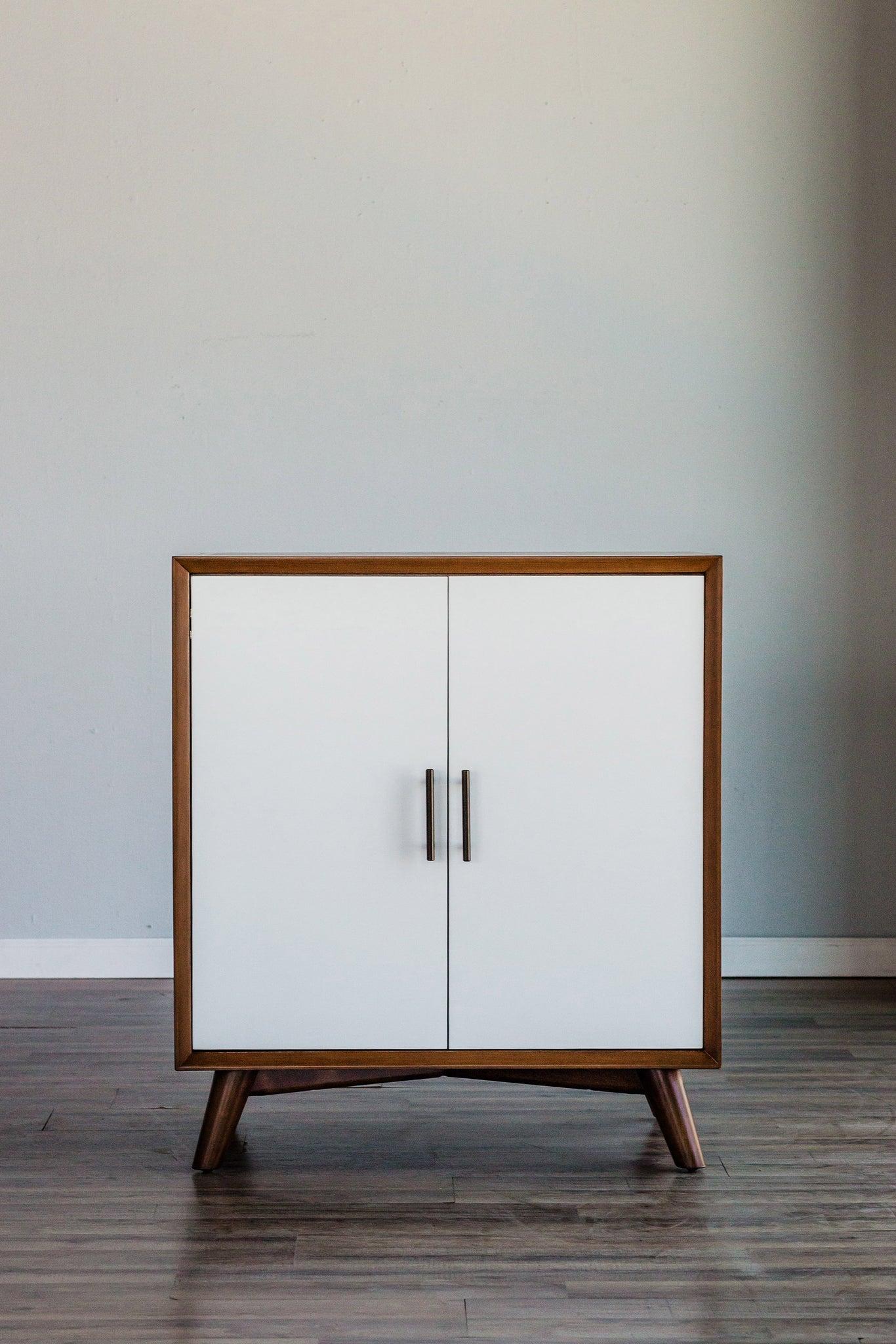 

    
999-17 Alpine Furniture Bar Cabinet
