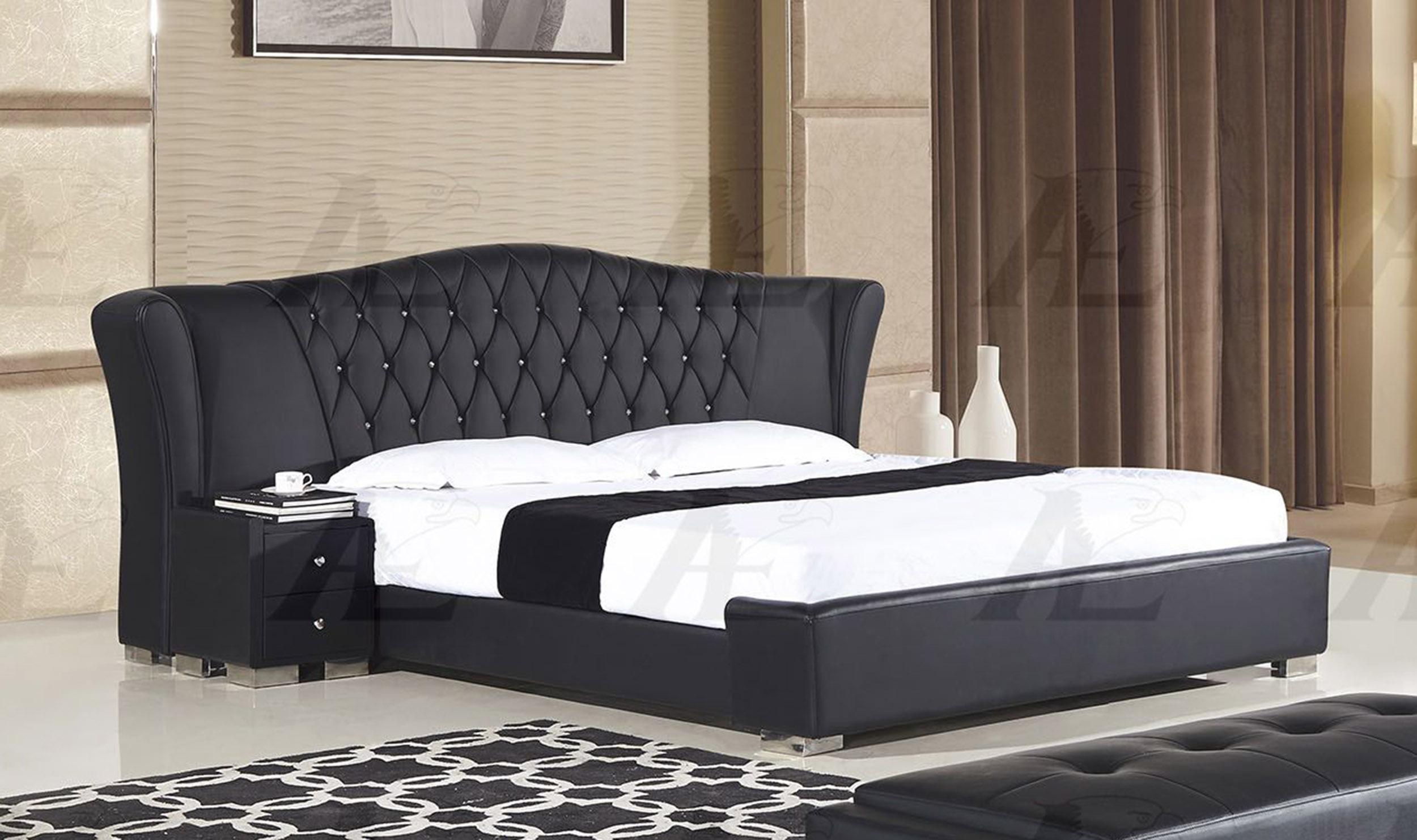 

    
Black PU Queen Size Bed & 2 Nightstands Set 3Pcs American Eagle B-D028

