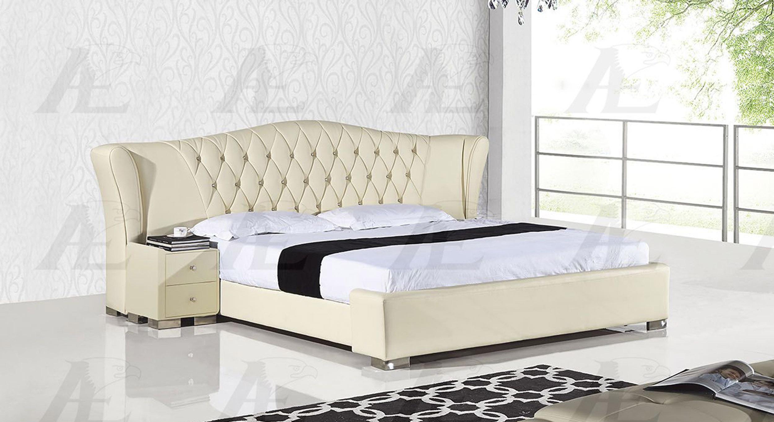 

    
Cream PU Cal King Size Bed & 2 Nightstands Set 3Pcs American Eagle B-D028

