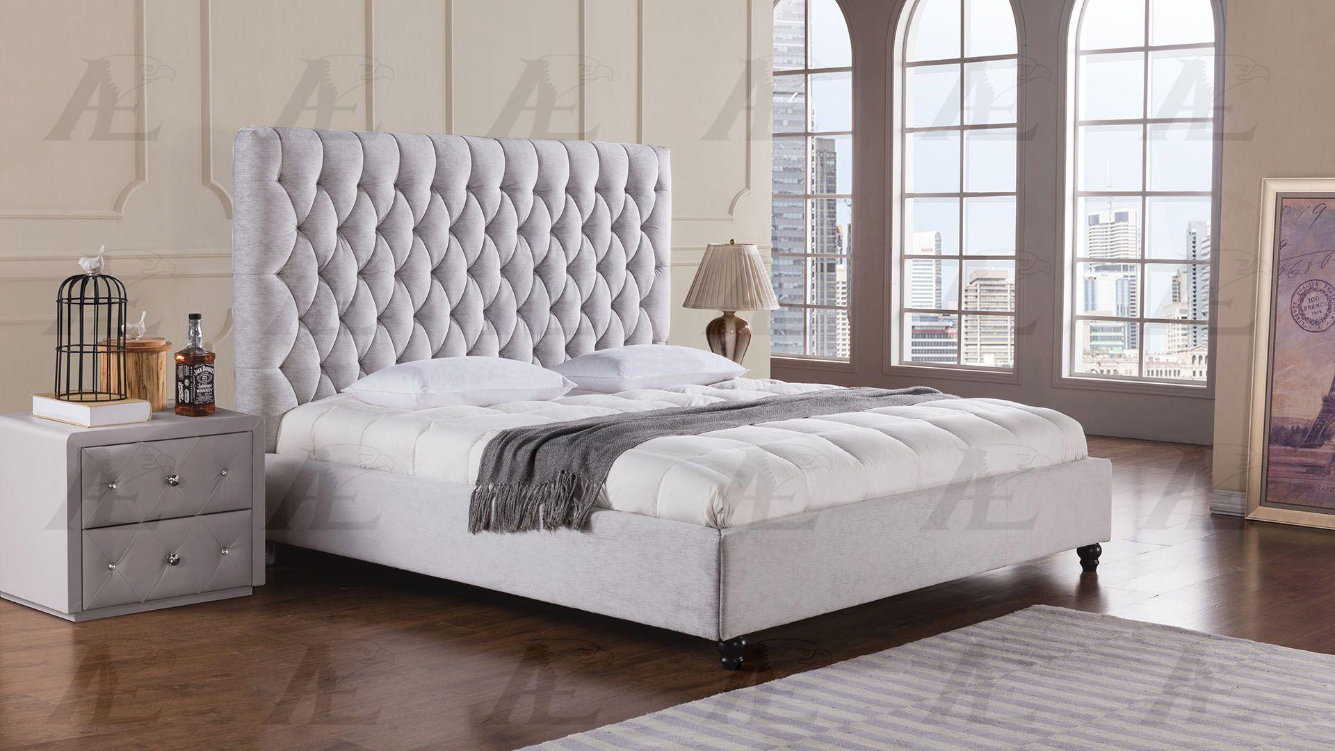 Contemporary Platform Bed B-D060 AE B-D060-EK in Light Gray Fabric