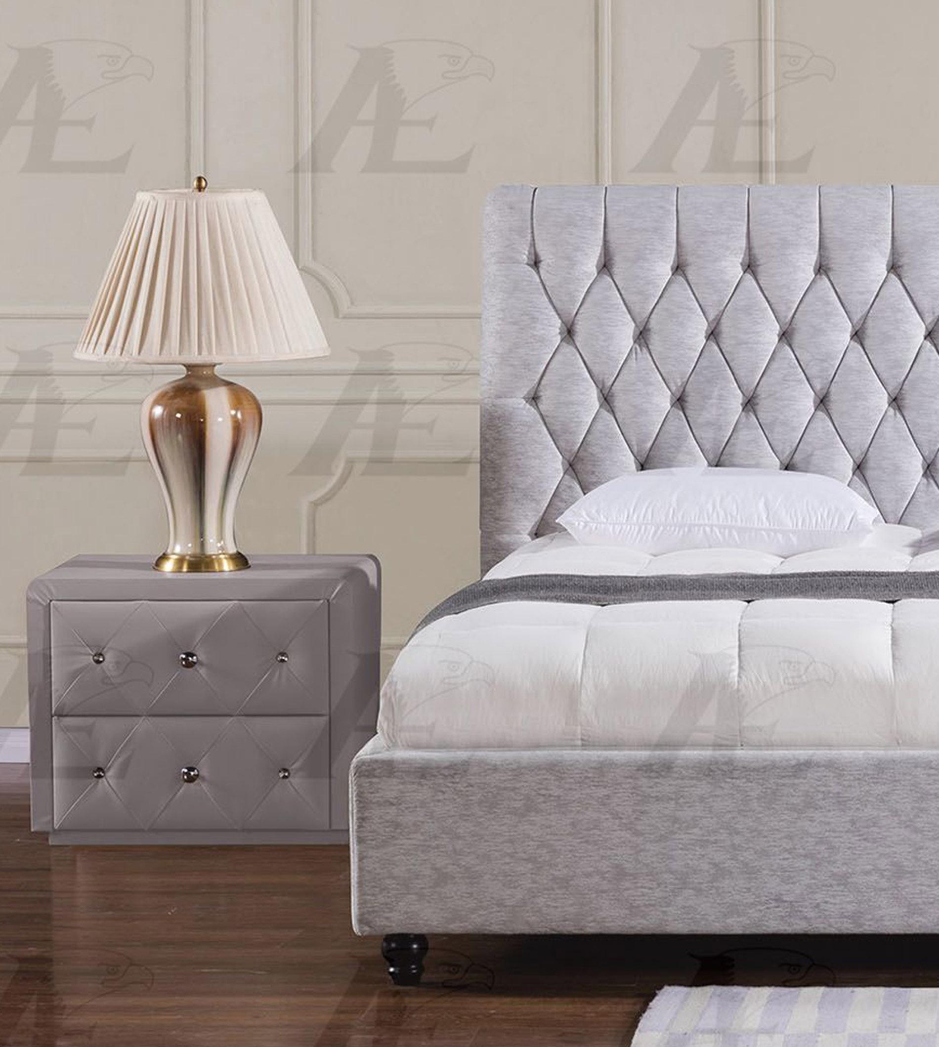 

    
AE B-D060-Q American Eagle Furniture Platform Bed
