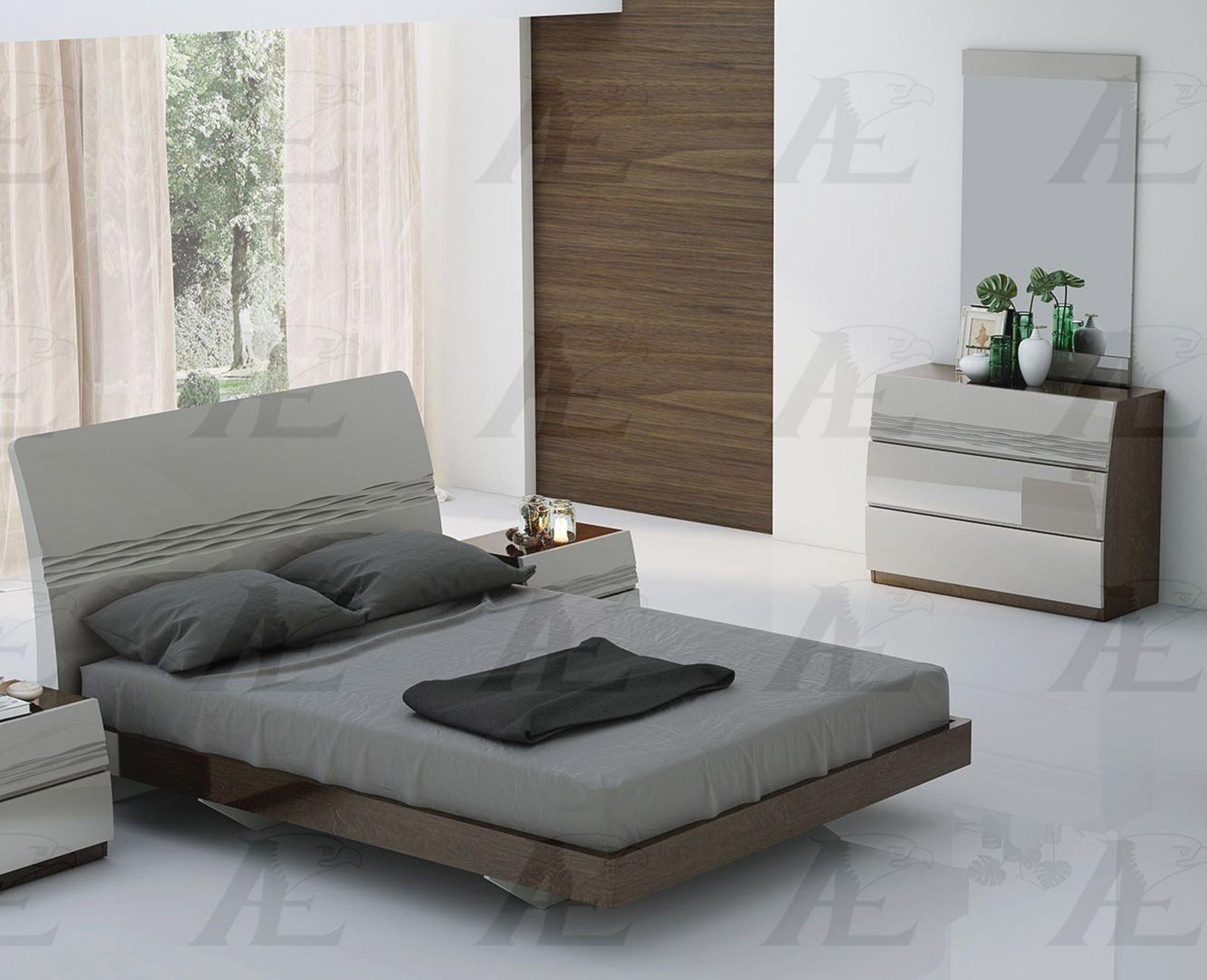 

    
American Eagle Furniture B-P102-EK Platform Bed Light Gray/Brown B-P102-EK
