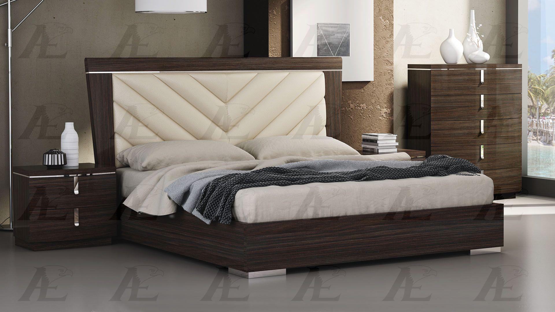 

    
Palisander Brown Ivory PU Queen Size Bed American Eagle P103-BED-Q
