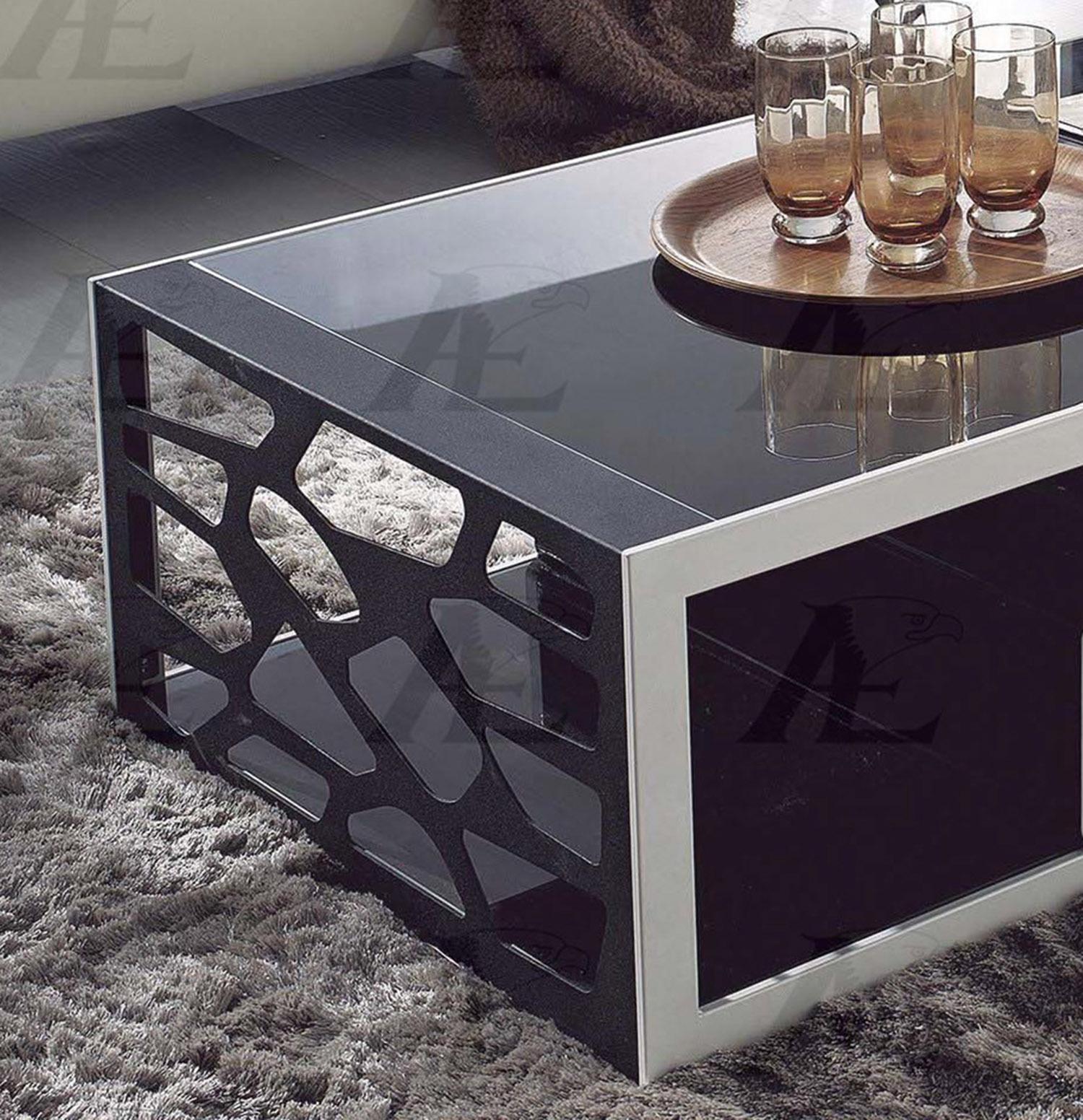 

    
American Eagle Furniture CT-3070 Coffe Table Black/White CT-3070
