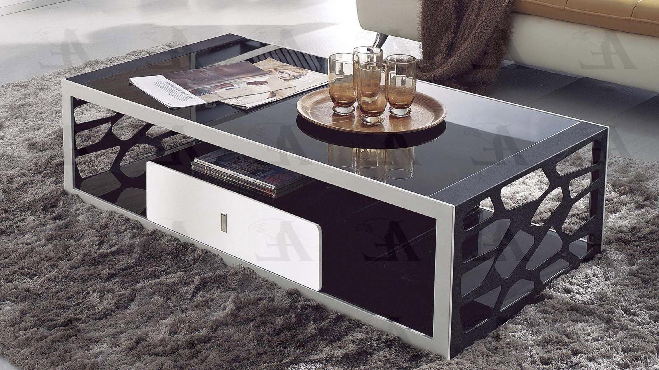 

                    
American Eagle Furniture CT-3070 Coffe Table Black/White  Purchase 
