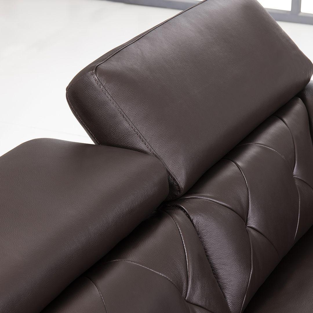 

    
Dark Chocolate Tufted Italian Leather Sofa EK068-DC-SF American Eagle
