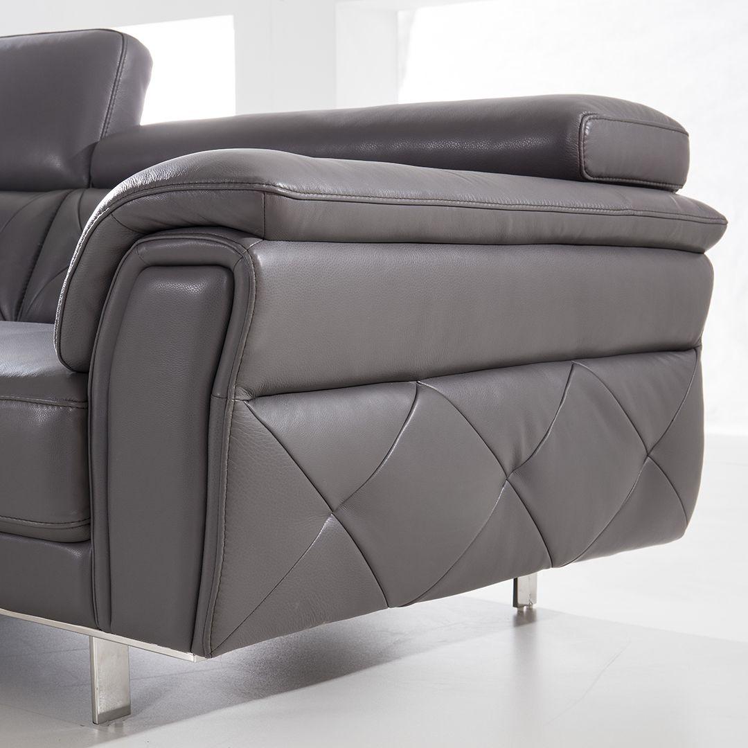 

    
Dark Gray Tufted Italian Leather Sofa EK068-GR-SF American Eagle Modern
