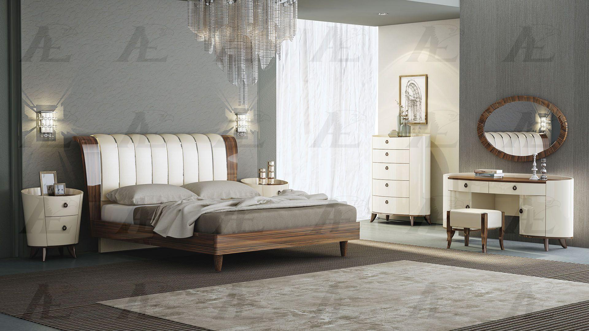 

    
P101-BED-EK Set-3 American Eagle Furniture Platform Bedroom Set
