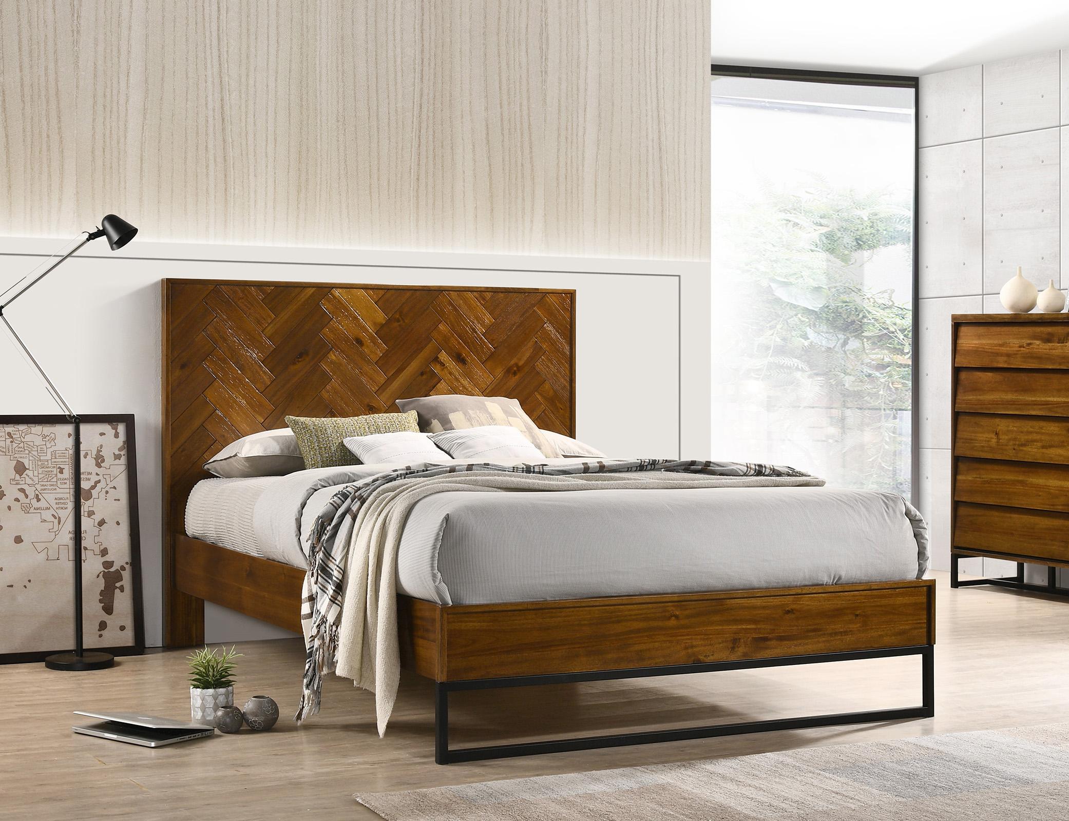 

        
Meridian Furniture Reed-K Platform Bedroom Set Coffee/Black  704831407365
