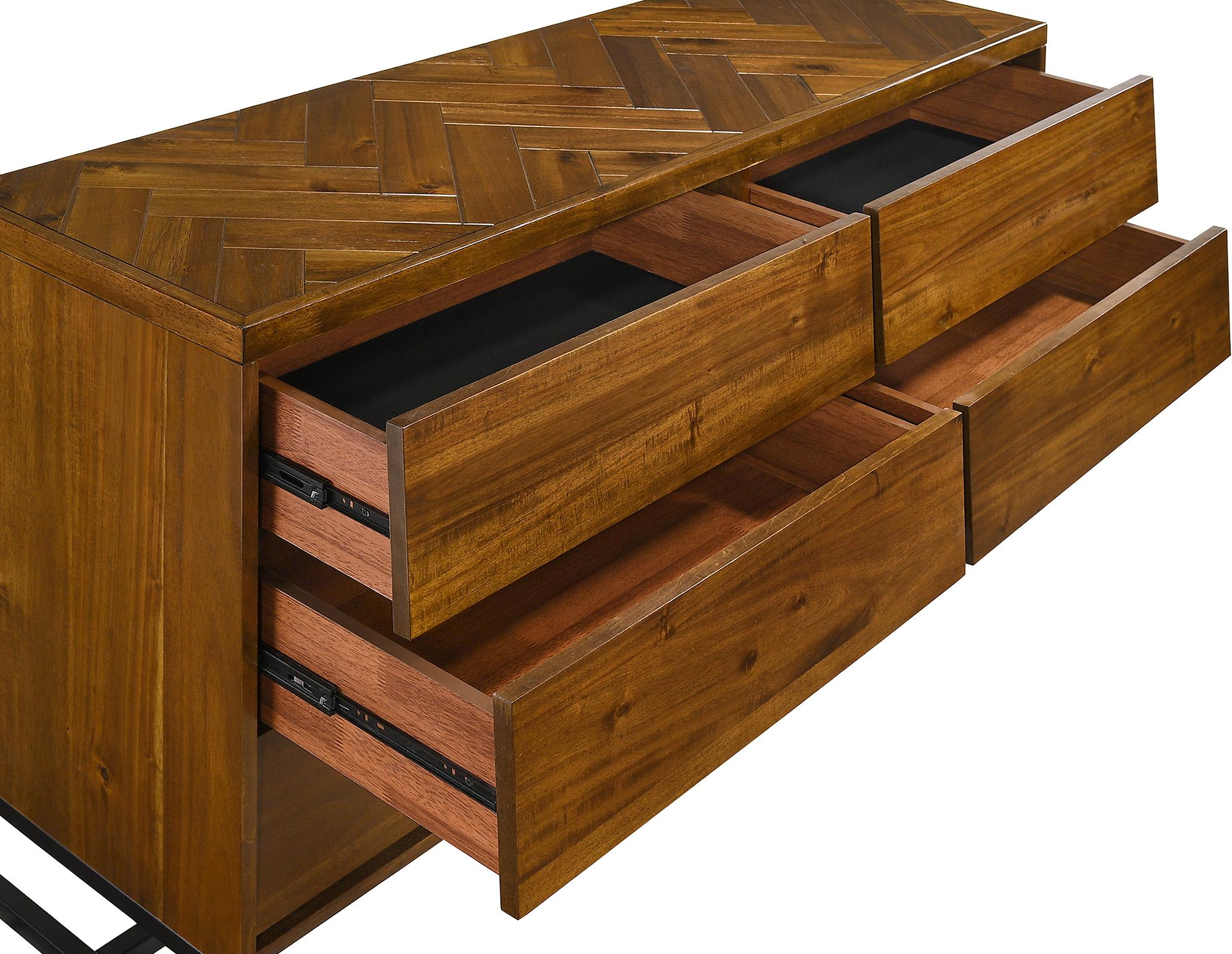 

        
Meridian Furniture Reed-K-Set-6 Platform Bedroom Set Coffee/Black  704831407365
