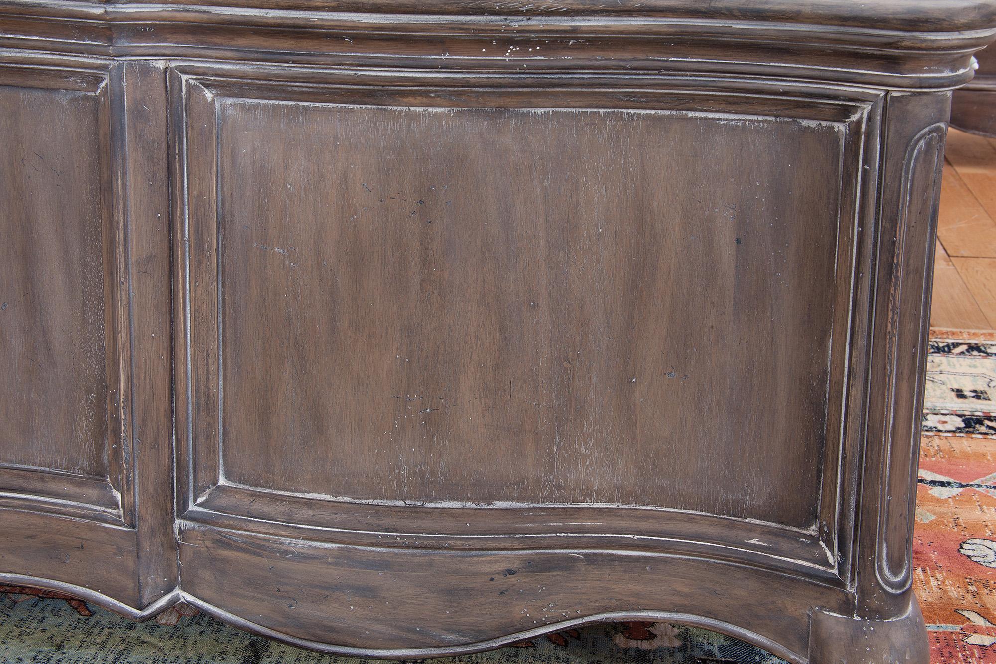 

    
 Shop  Antique Grey Queen Bed Set 3P 1575-QTUPN-3PC GENOA American Woodcrafters Classic

