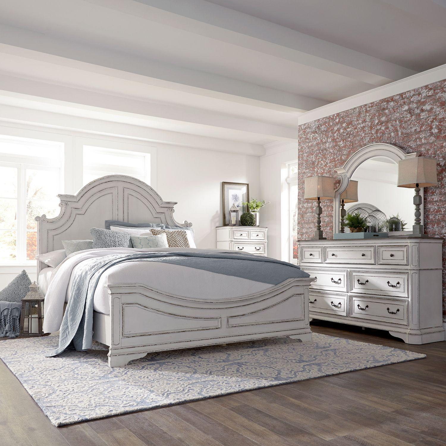 

    
Antique White C.King Bed Set 4 w/Chest Magnolia Manor 244-BR-CPBDMC Liberty
