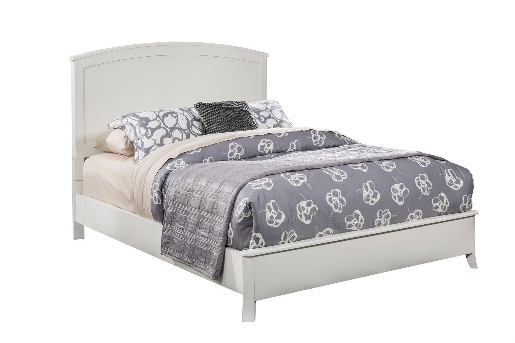 Classic, Traditional Panel Bed BAKER 977-W-07CK in White 