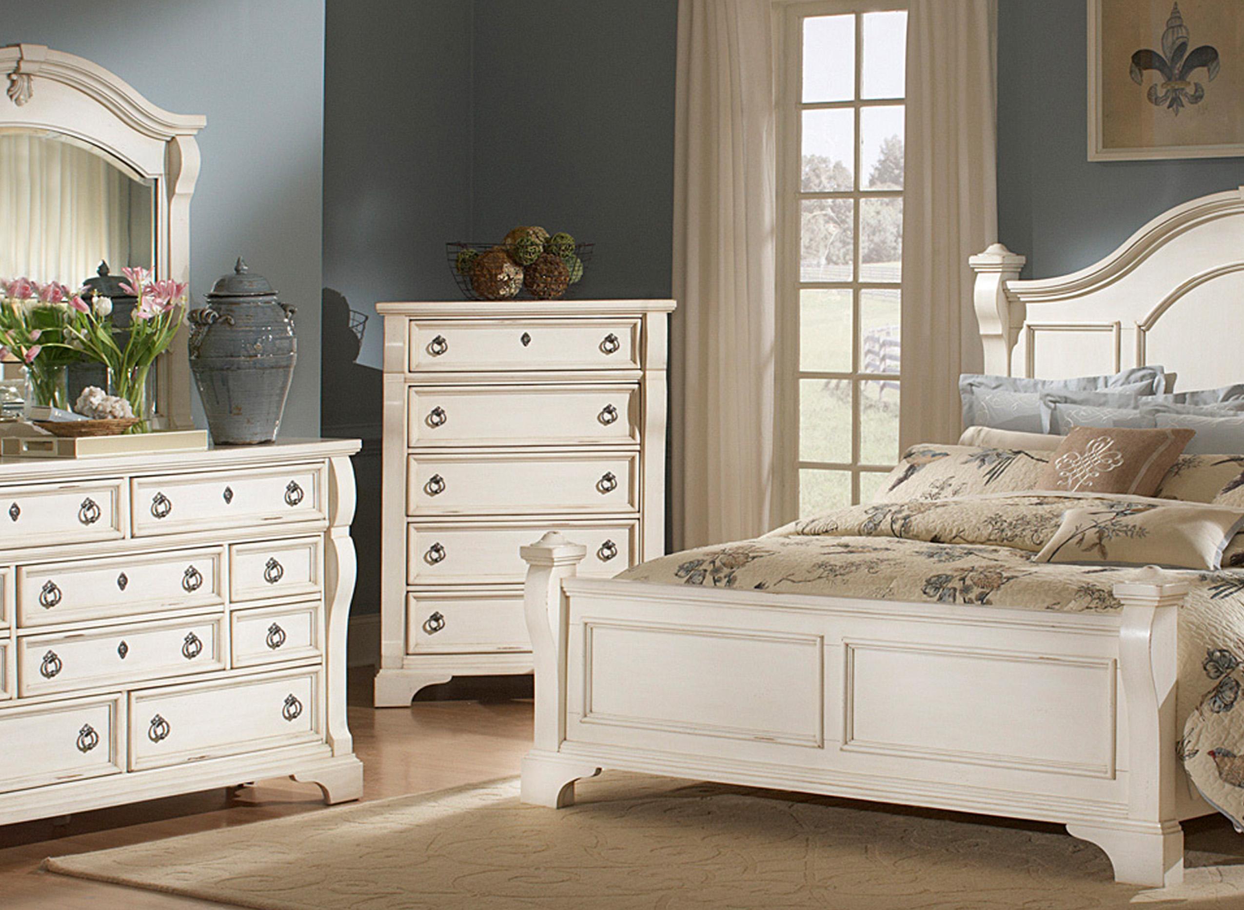

    
American Woodcrafters HEIRLOOM 2910-150 Chest White 2910-150
