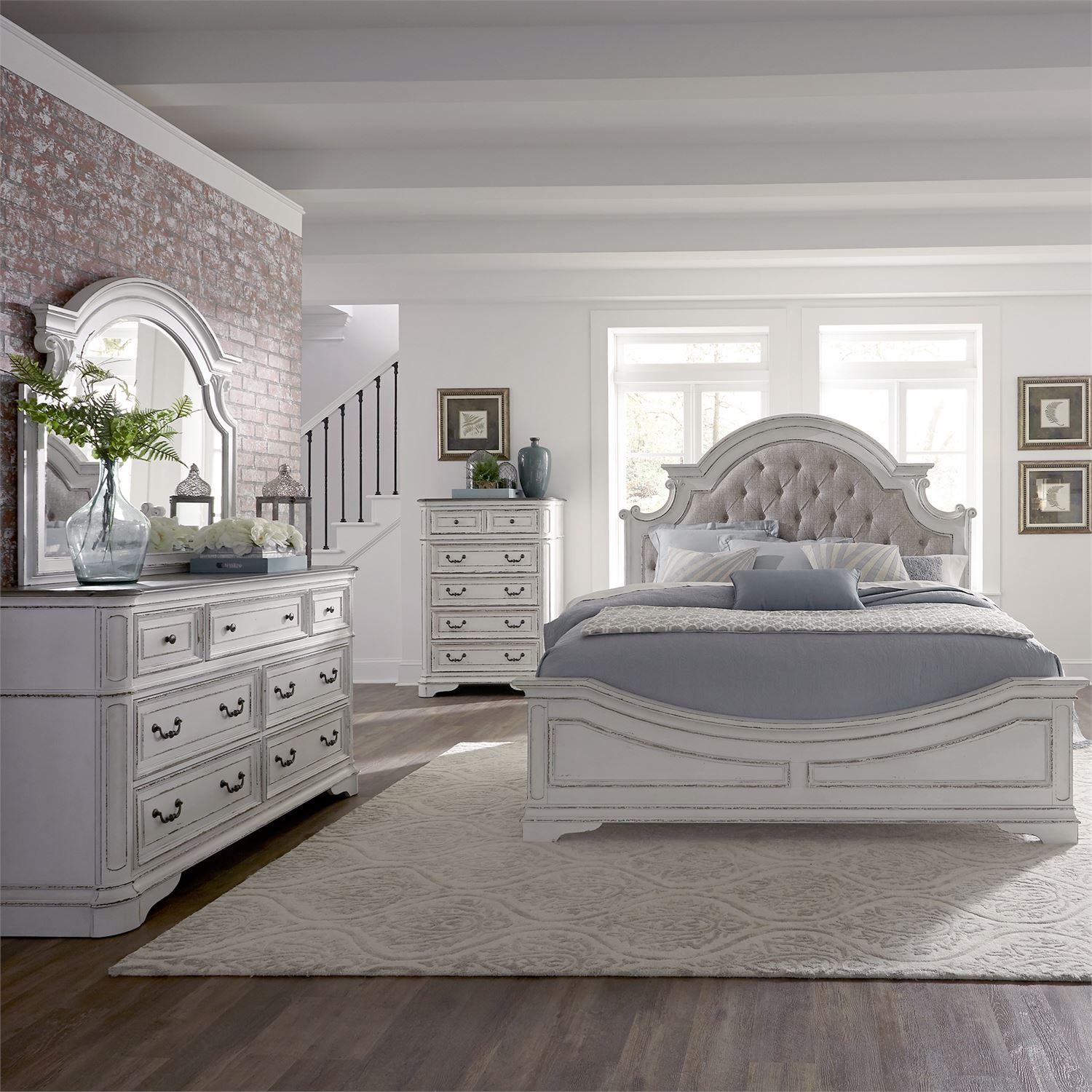 European Traditional Platform Bedroom Set Magnolia Manor  (244-BR) Upholstered Bedroom Set 244-BR-KUBDMC in White Chenille
