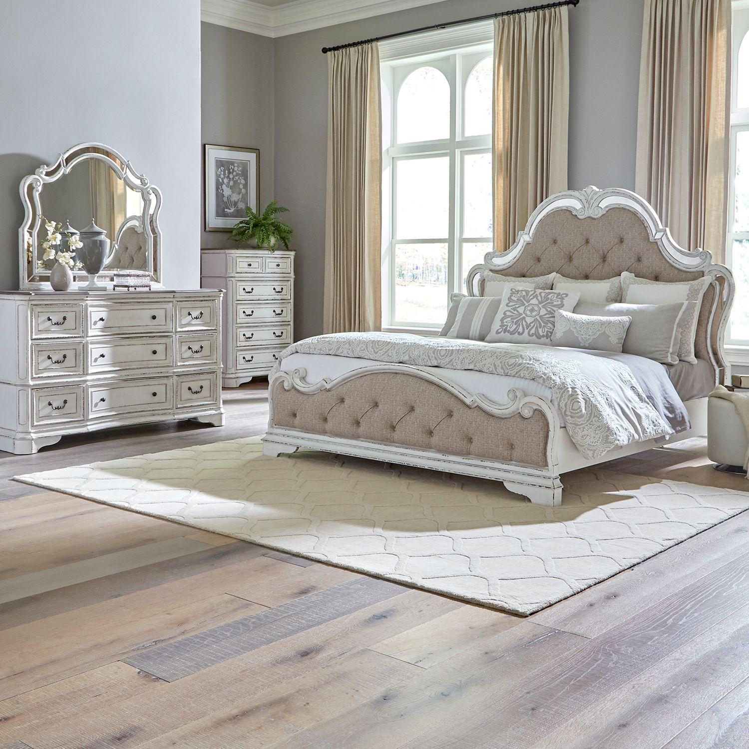European Traditional Platform Bedroom Set Magnolia Manor  (244-BR) Mirrored Bed Set 244-BR-OQUBDMC in White Chenille