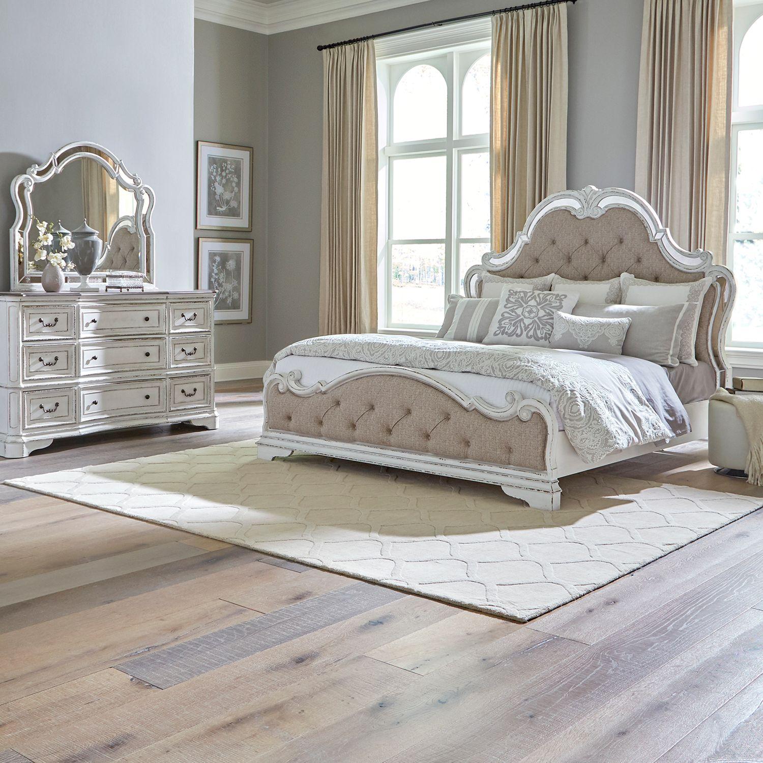 European Traditional Platform Bedroom Set Magnolia Manor  (244-BR) Mirrored Bed Set 244-BR-OQUBDM in White Chenille
