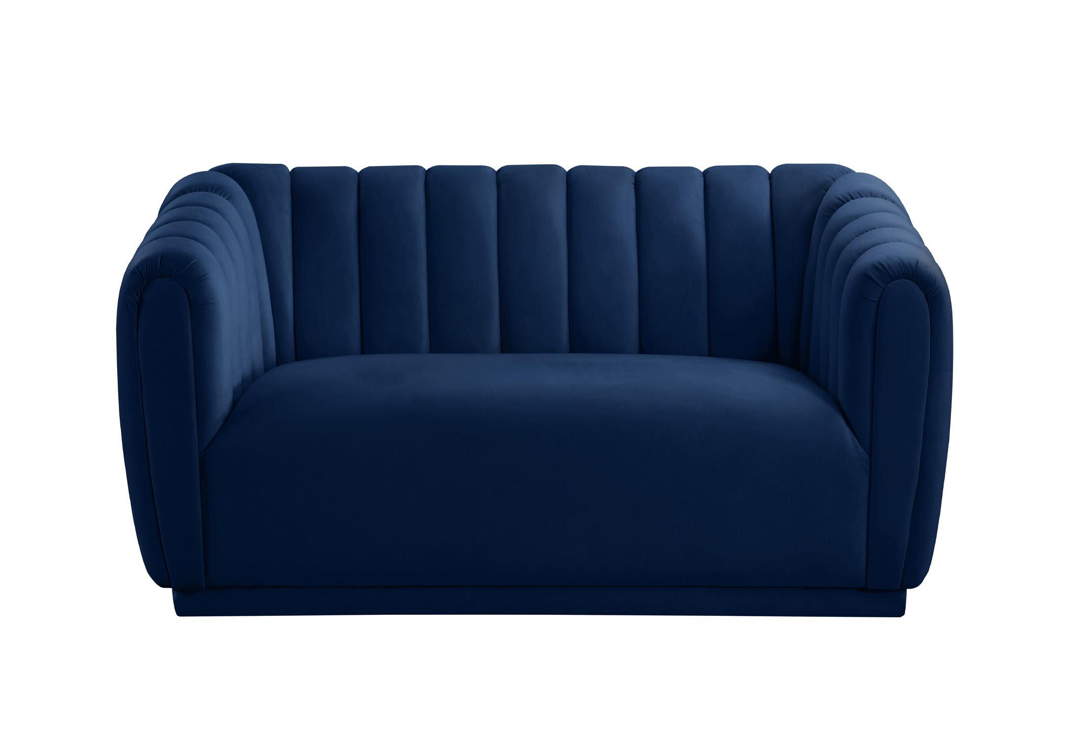 

    
674Navy-S-Set-2 Meridian Furniture Sofa Set
