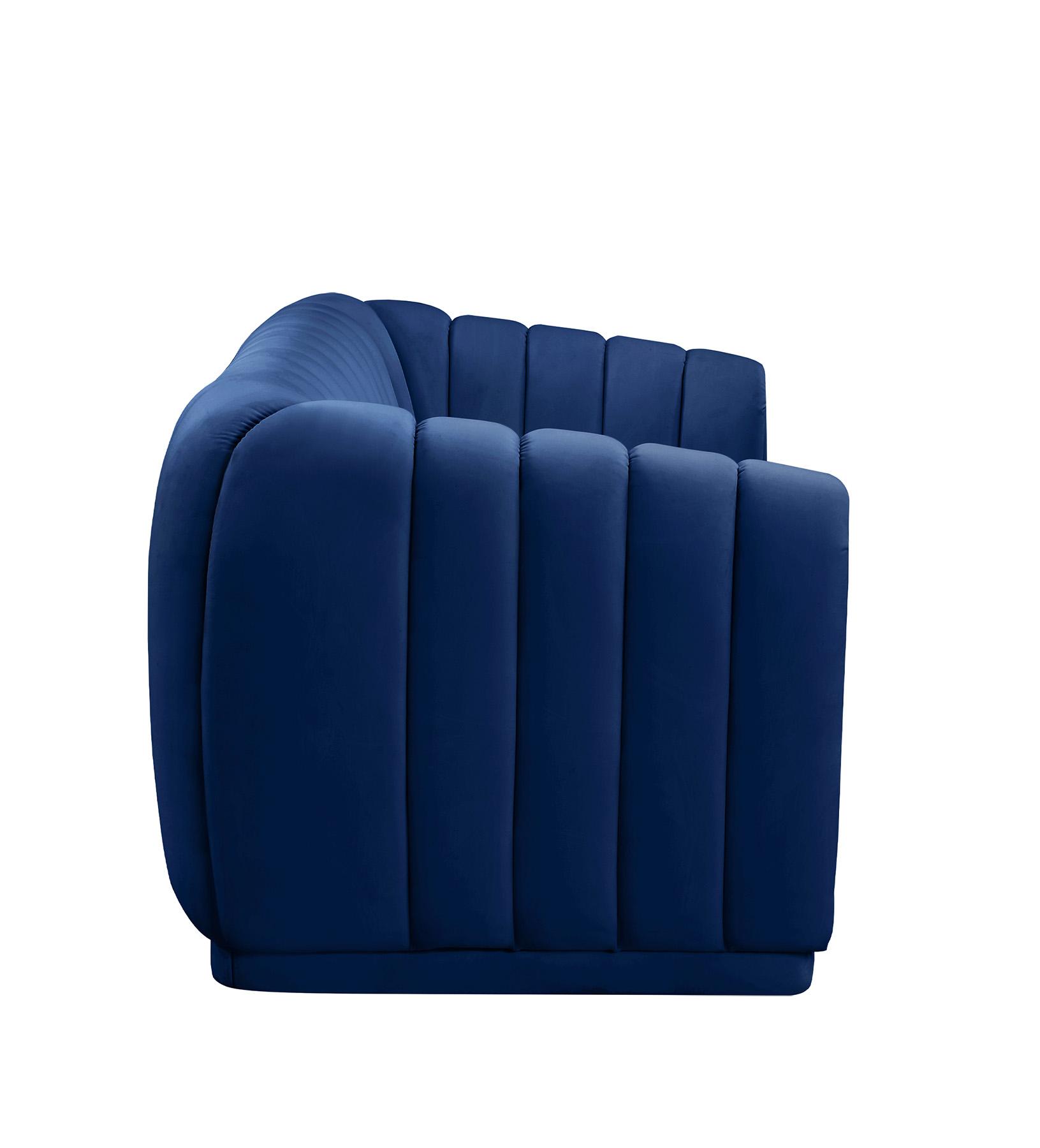 

    
674Navy-S-Set-3 Meridian Furniture Sofa Set
