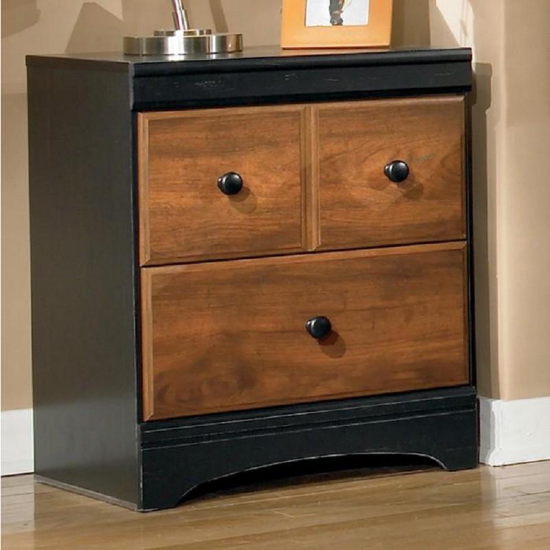 

    
Ashley Furniture Aimwell Panel Bedroom Set Dark Brown B136-87-84-86-92(2)
