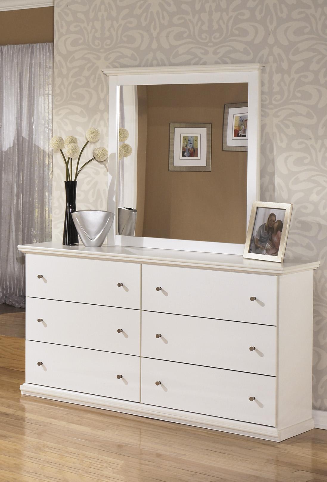 

    
Ashley Furniture Bostwick Shoals Panel Bedroom Set White B139-31-36-46-58-56-97-91(2)-Set-6
