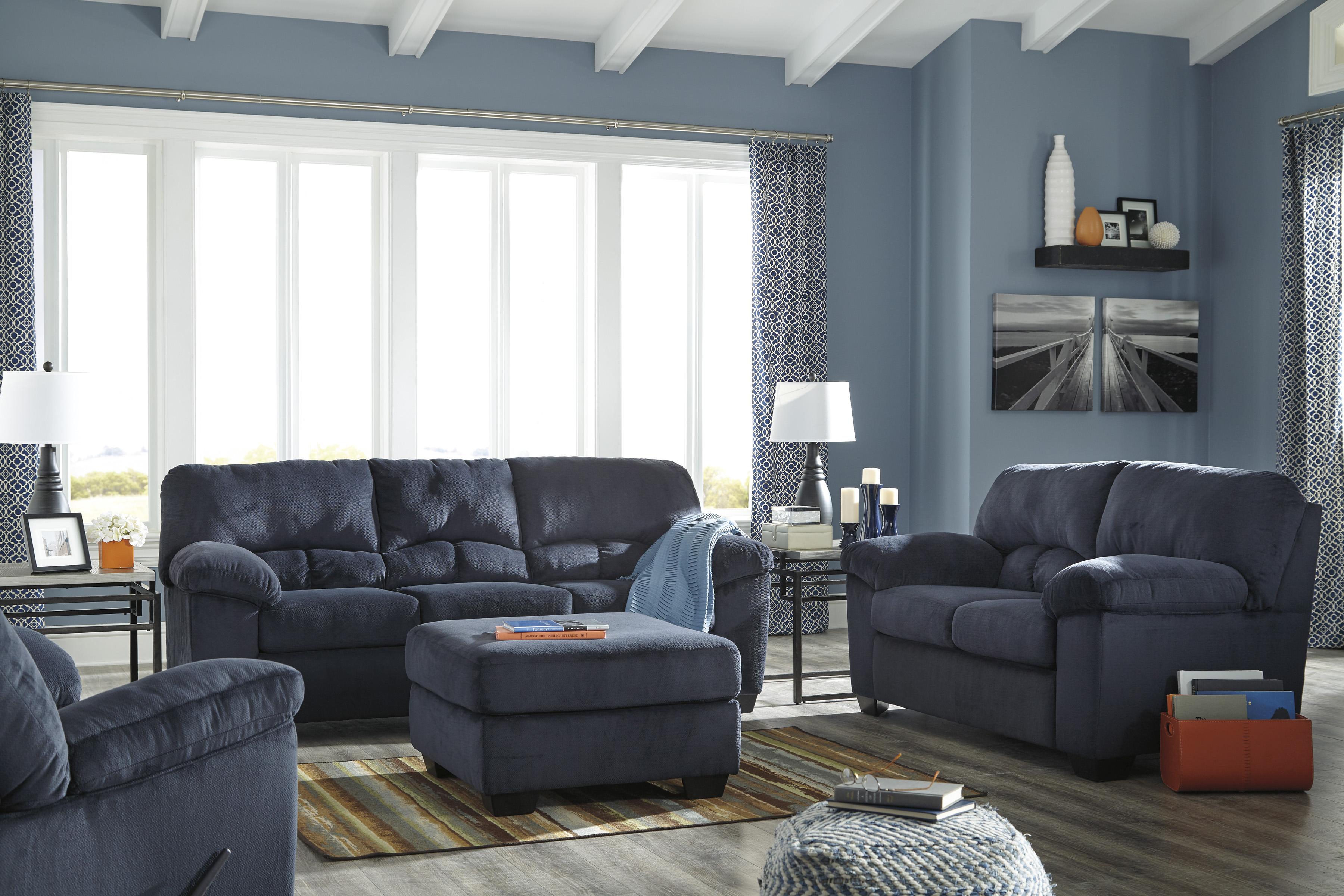 

    
Ashley Dailey 3Piece Living Room Set in Midnight
