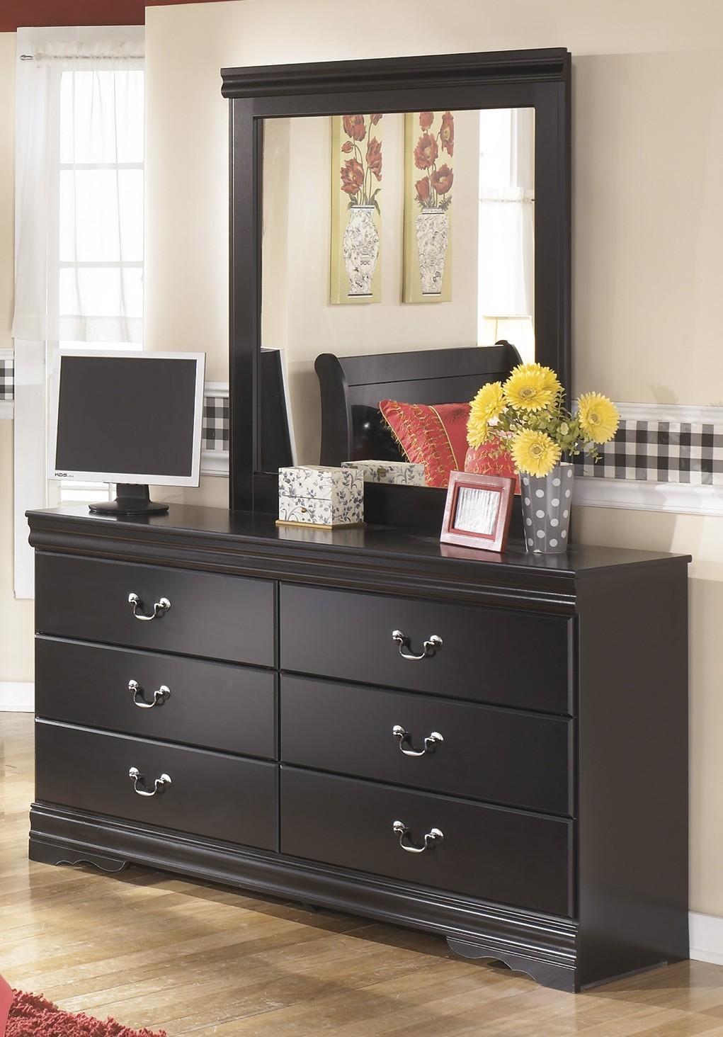 

                    
Ashley Furniture Huey Vineyard Sleigh Bedroom Set Black  Purchase 
