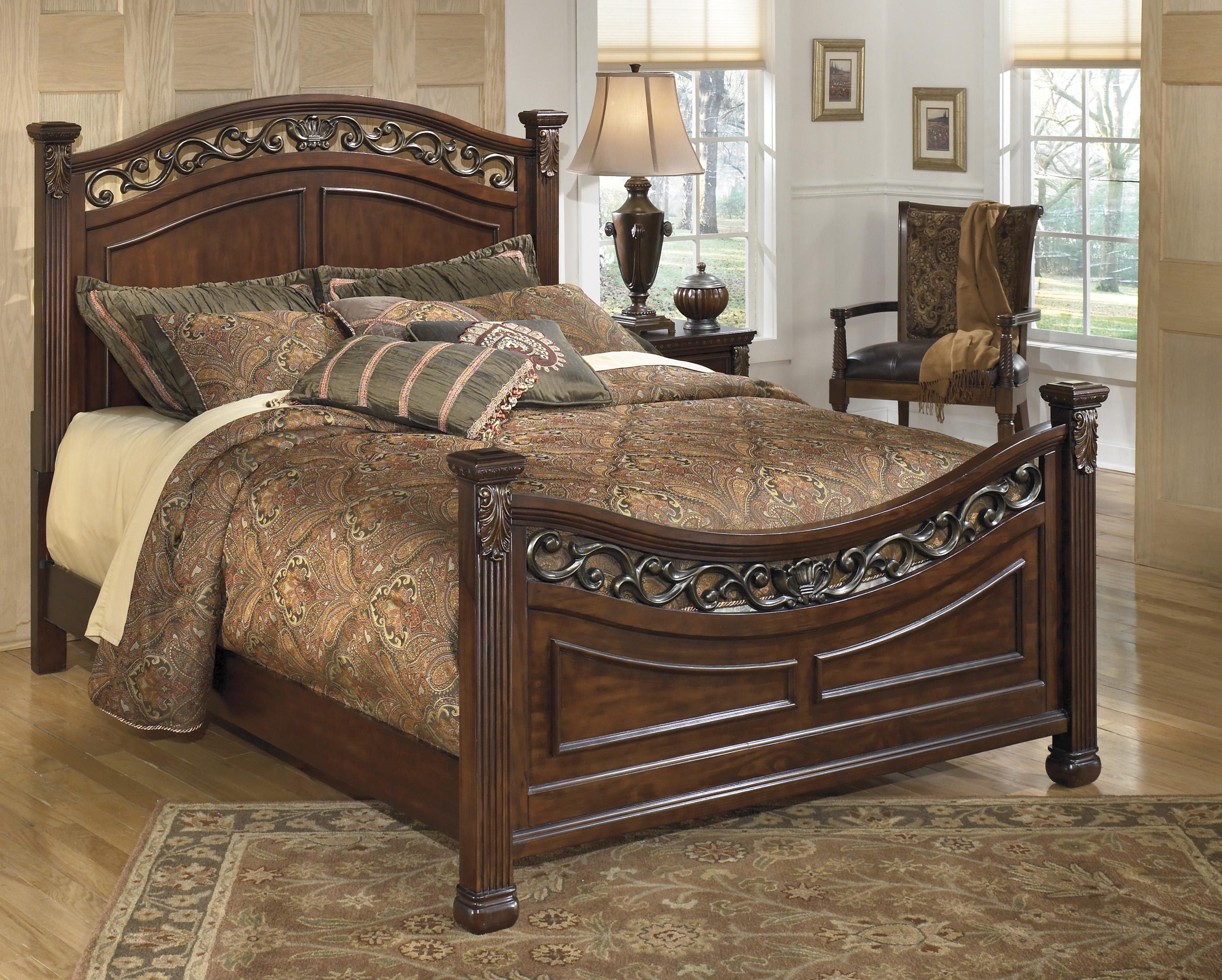 

    
Ashley Leahlyn B526 Queen Size Poster Bedroom Set 3pcs in Warm Brown
