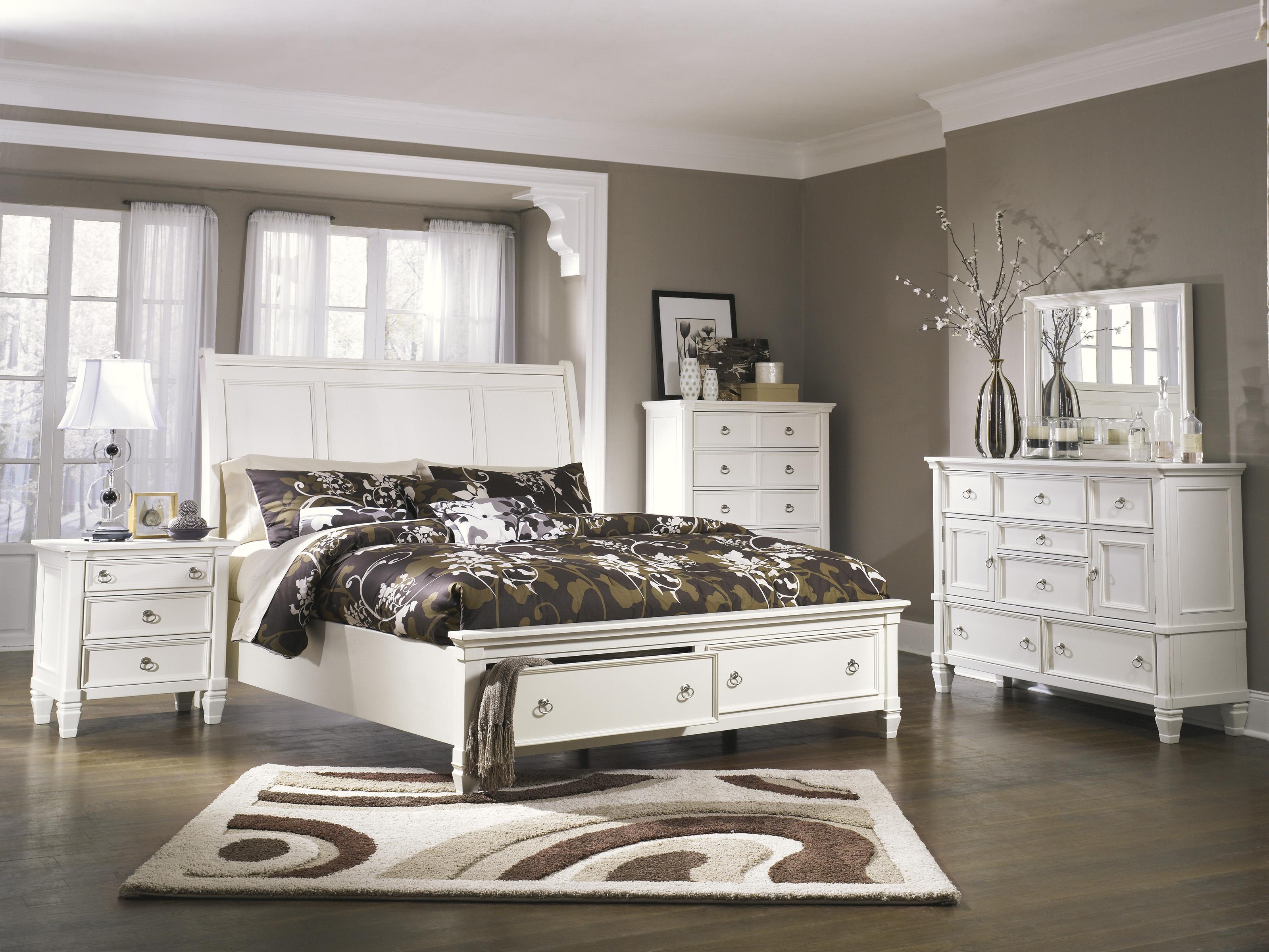 

    
Ashley Prentice B672 Queen Size Sleigh Bedroom Set 5pcs in White
