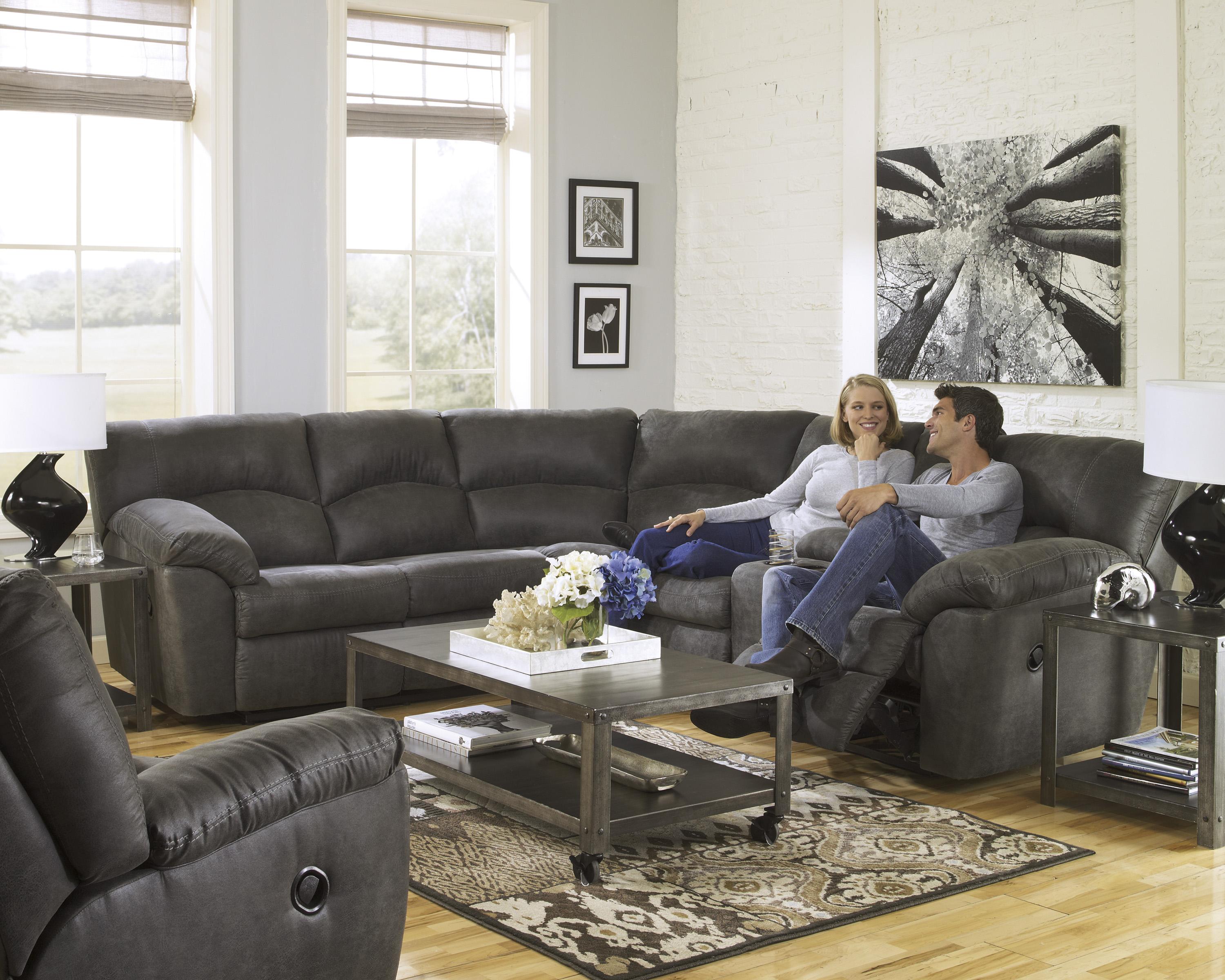 

    
Ashley Tambo 3 Piece Sectional in Pewter
