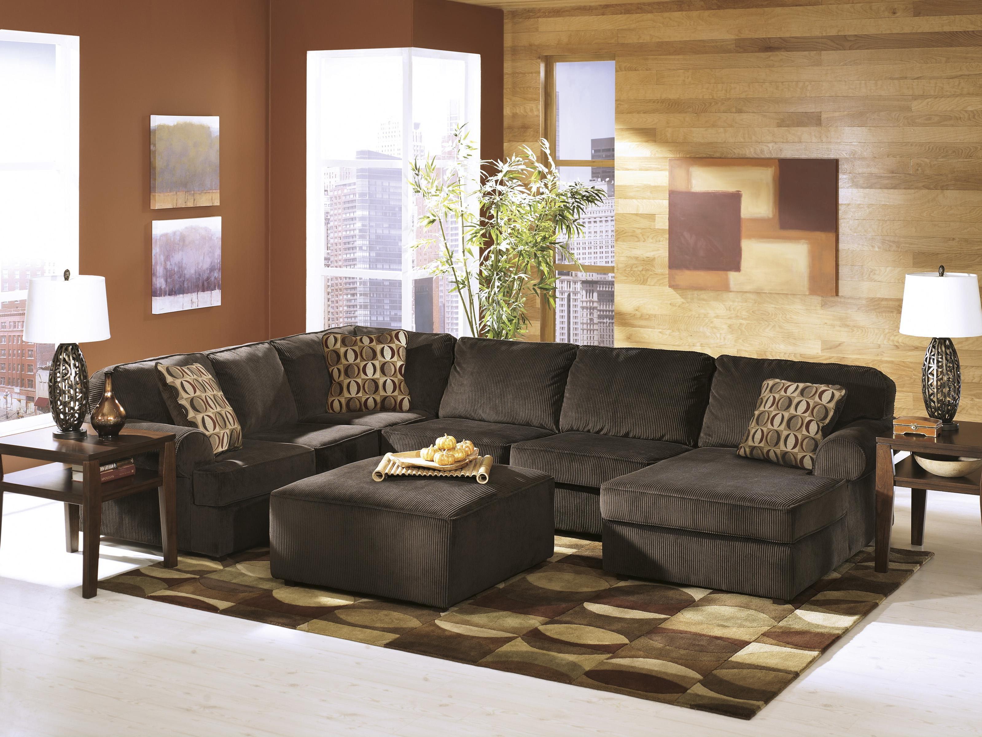 

    
Ashley Vista 4 Piece Sectional in Chocolate Left Facing
