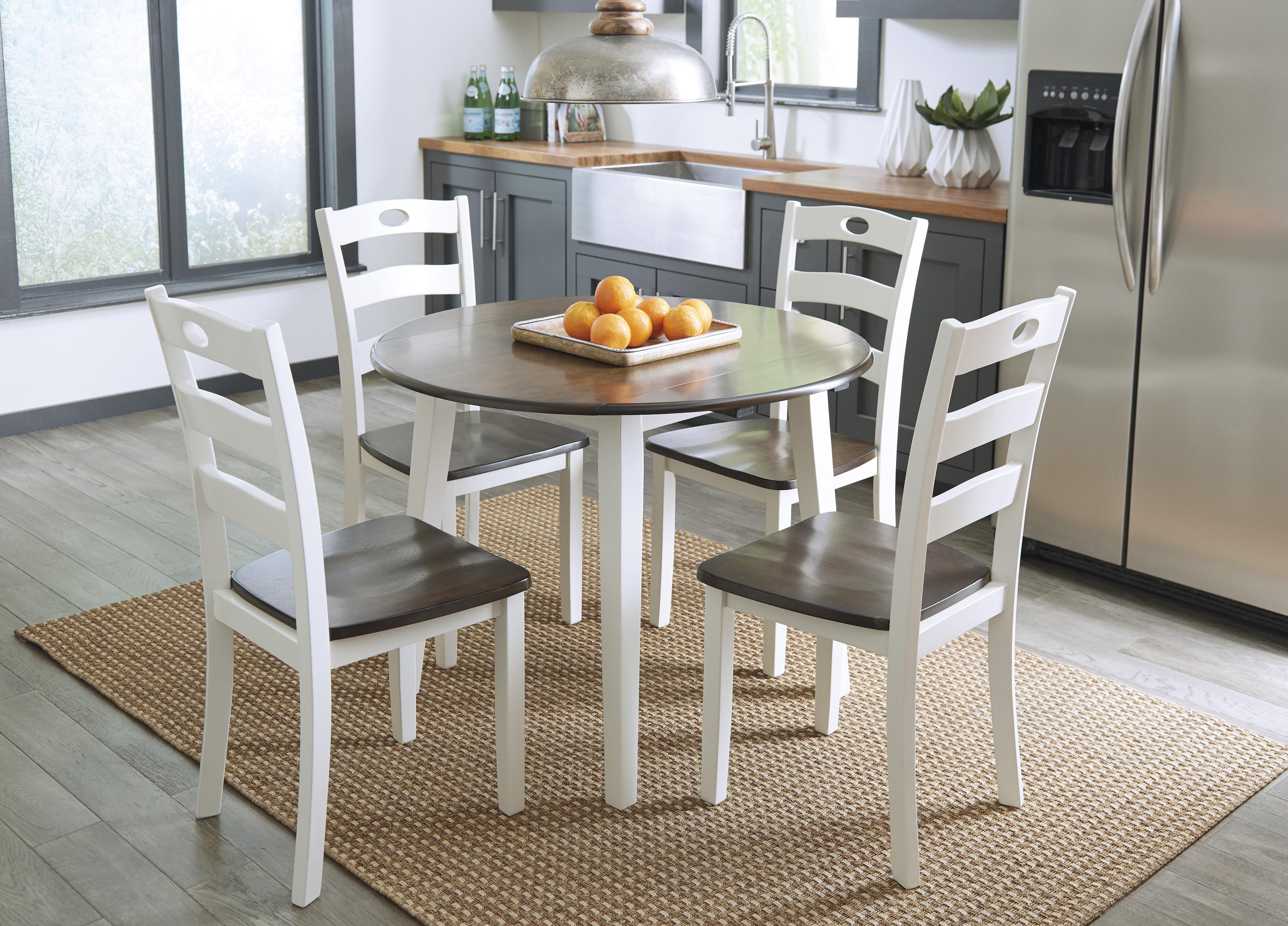 

    
Ashley Woodanville D335 Dining Room Set 5pcs in White/Brown

