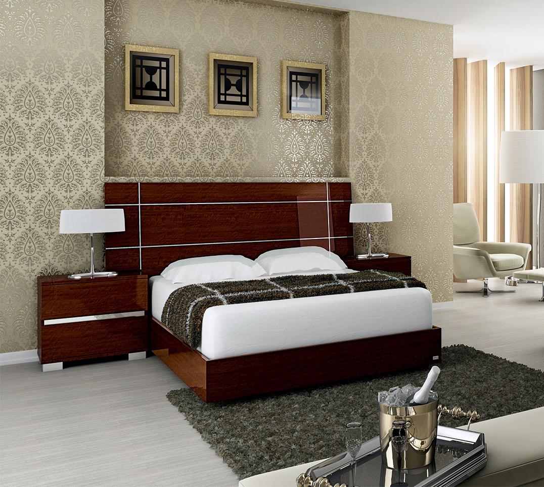 

    
At Home USA Dream Platform Bed Walnut SKUDRBNOLT01-DREAM-WALNUT-Q-BED
