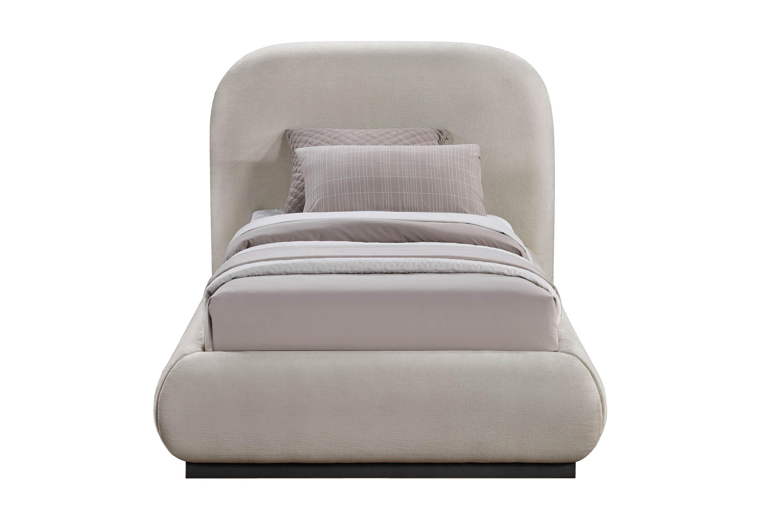 

        
Meridian Furniture VAUGHN B1214Beige-T Platform Bed Beige Chenille 094308301952
