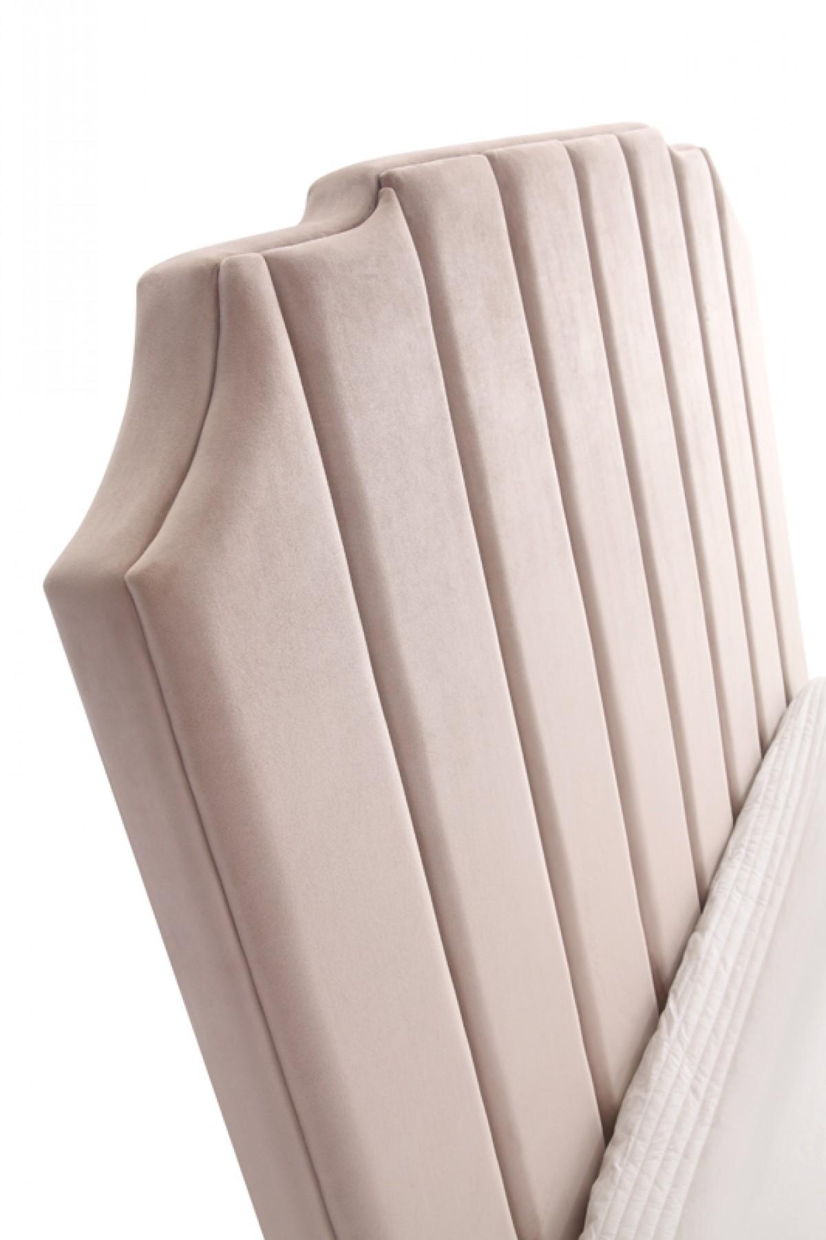 

    
VGJY-600-BGE Beige Fabric Queen Bed VIG Modrest Melrose Modern Contemporary
