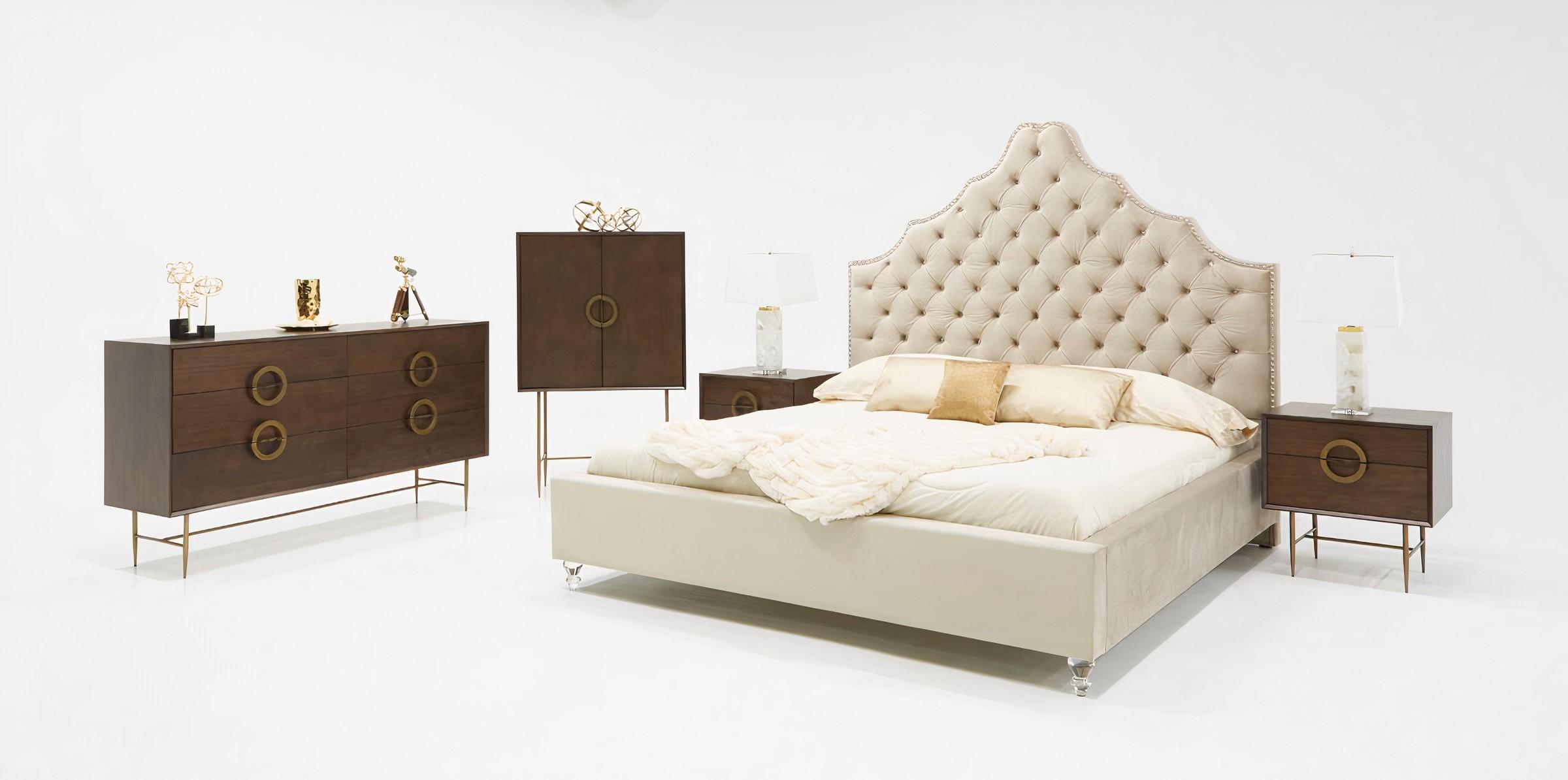 

    
Beige Fabric & Brown King Size Panel Bedroom Set 5Pcs by VIG Modrest Sandra
