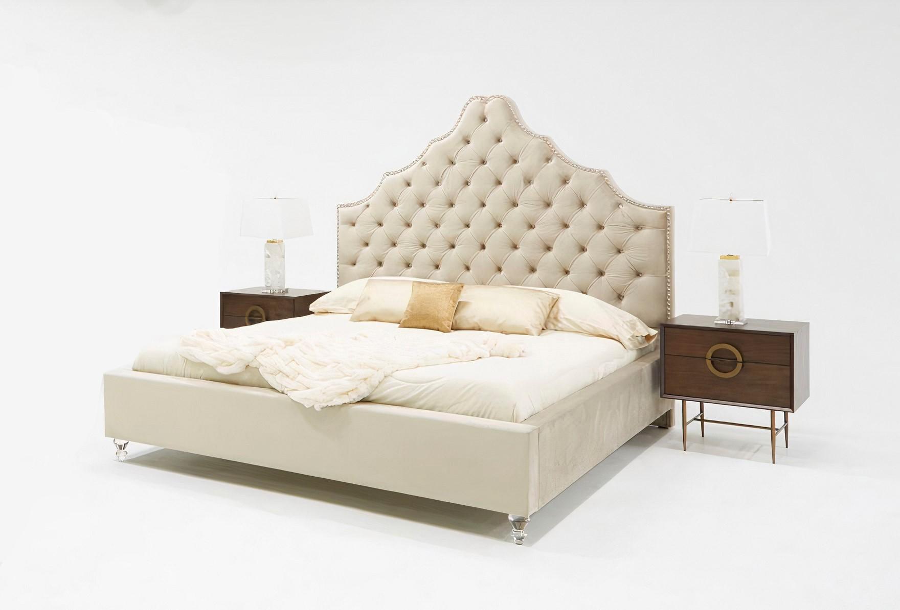 

    
Beige Fabric & Brown Queen Size Panel Bedroom Set 3Pcs by VIG Modrest Sandra
