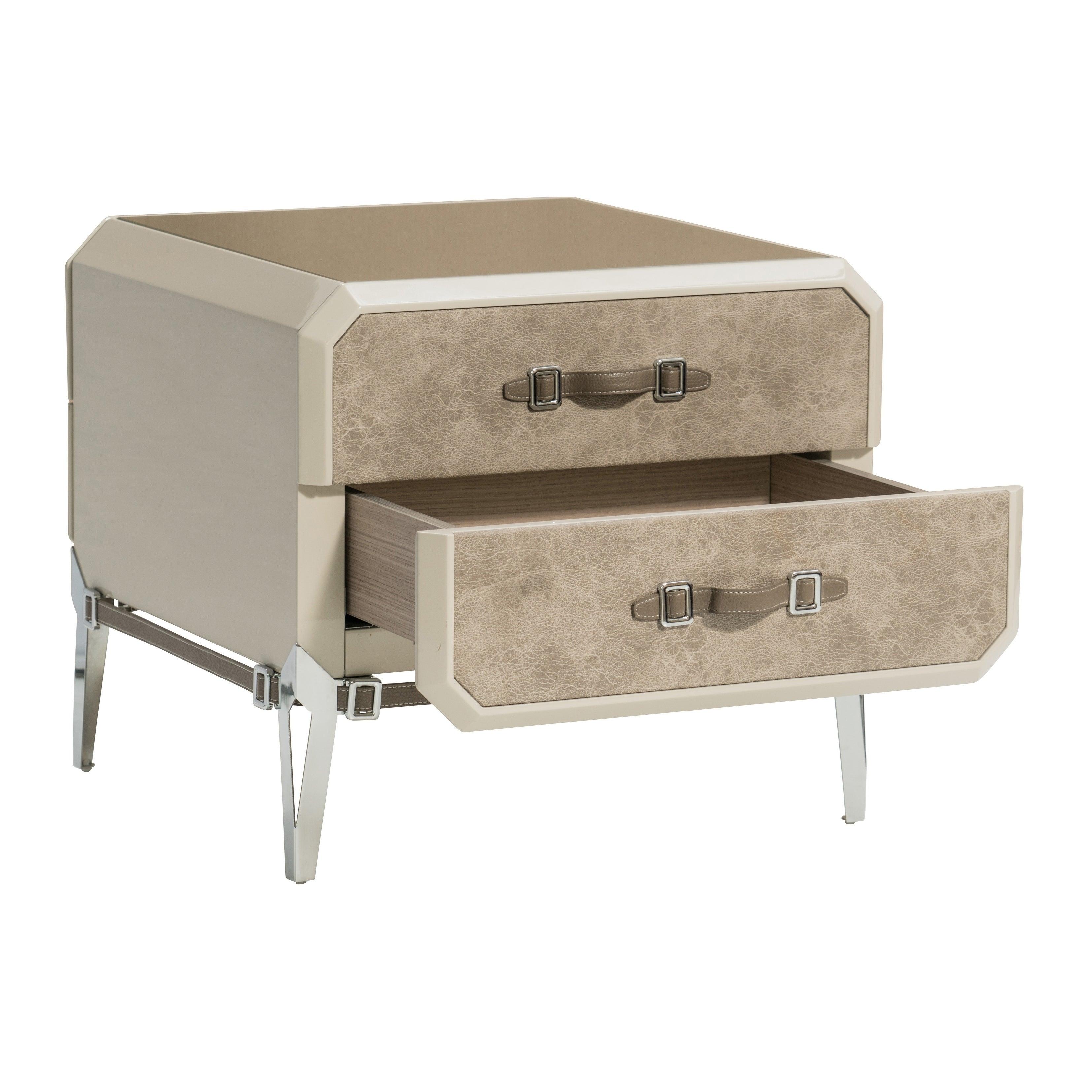 

    
Kordal-27197EK-Set-3 Acme Furniture Platform Bedroom Set
