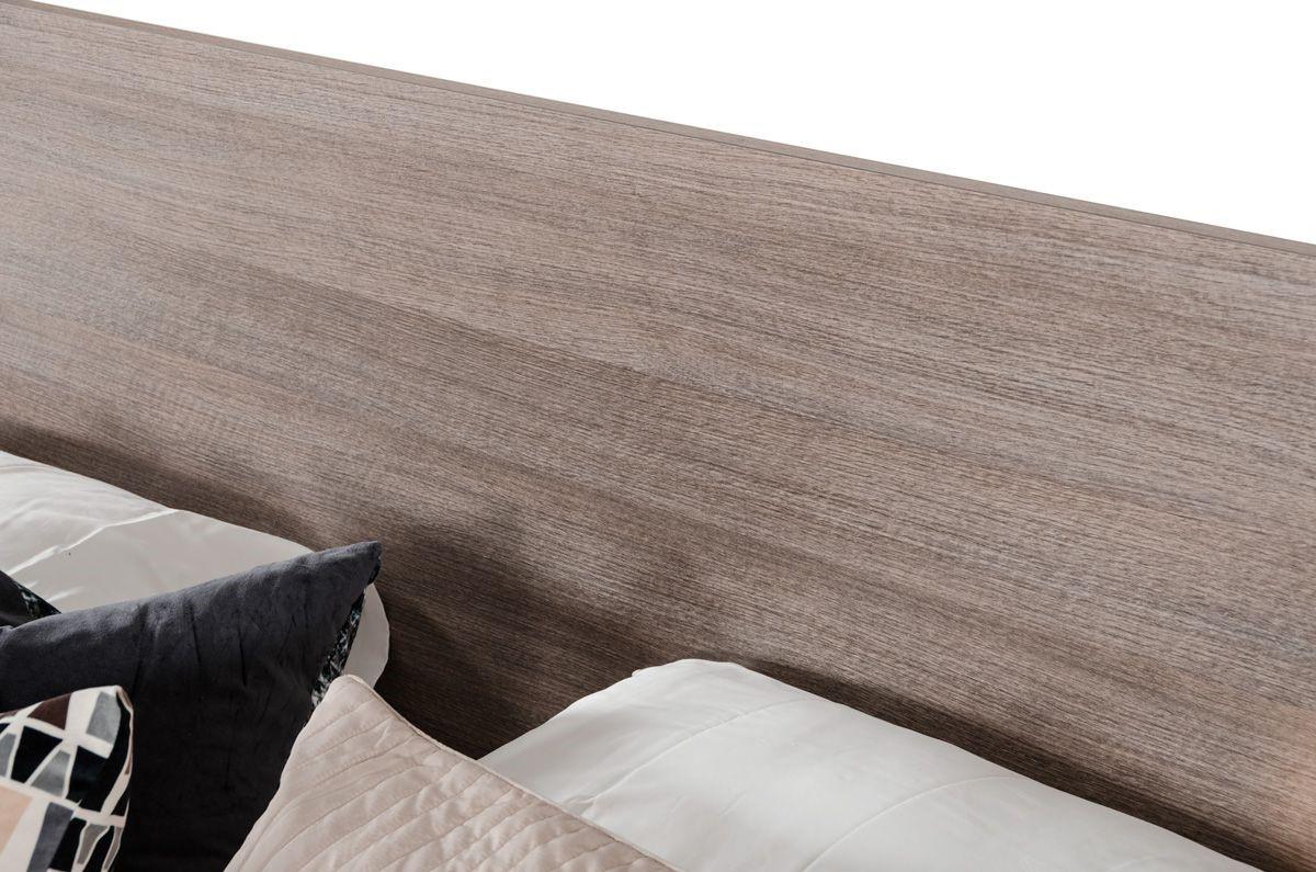 

    
VIG Furniture Marcela Panel Bedroom Set Gray/Beige VGACMARCELA-BED-Q-3pcs
