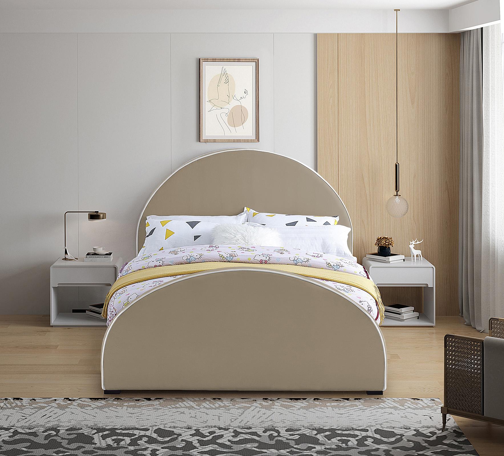 

    
Meridian Furniture BRODY BrodyBeige-F Platform Bed Beige BrodyBeige-F
