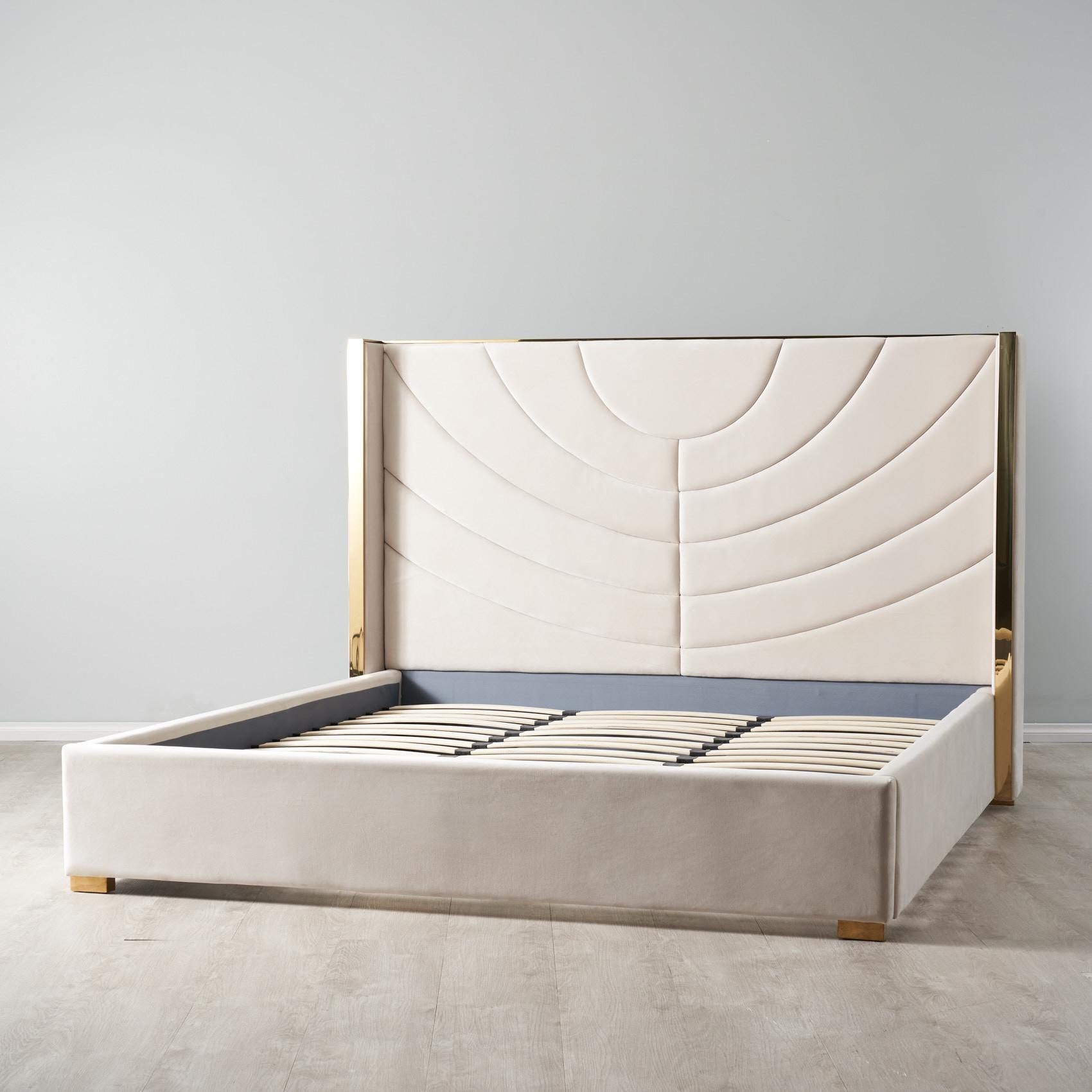 

                    
VIG Furniture Visalia Panel Bed Gold/Beige Velvet Purchase 
